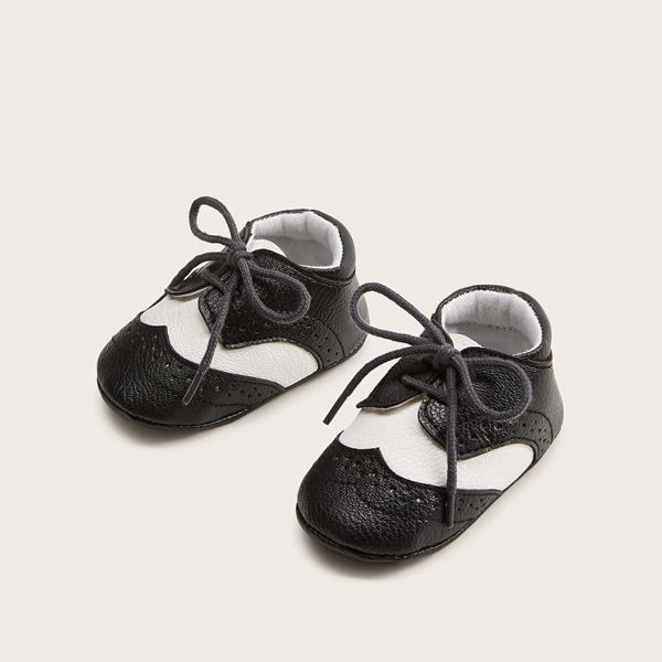 

Baby Boys Two Tone Brogue Shoes, Black and white