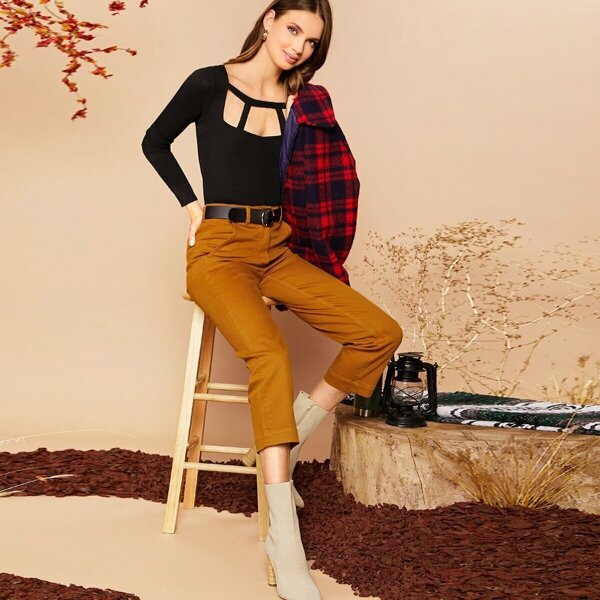 

Cutout Front Fitted Solid Top, Black