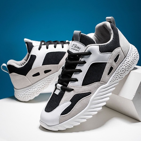 

Men Lace-up Front Suede Panel Trainers