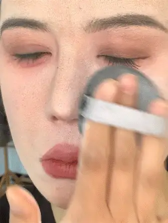SHEGLAM Camera On 柔焦定妝蜜粉膏 品牌美妝化妝品 適合女士與女孩 - 白色 - 查看 2