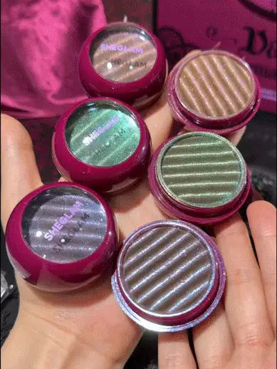 Dark Romantasy Duochrome Eyeshadow-Emerald Hex