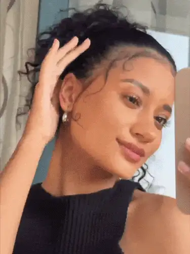 SHEGLAM HAIR Locked in 強力定型邊緣控制，髮蠟強力定型不油膩定型凝膠，不剝落，不美白且防水，美味的蔓越莓香味，富含蓖麻油、荷荷巴油和山茶籽油，可對抗毛躁和飛散，改善光澤並持久保濕，適合所有髮質泳池日活躍日 生日 禮物 假期 粉紅色的 氛圍 化妝品 旅行 學校 節慶 玫瑰 展示 女孩 魅力 護髮 母親節 想要 時尚 銳舞派對 - 無色 - 查看 2