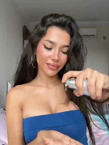 SHEGLAM HAIR Keep It Up Curl Protect & Hold 2-In-1 Styling Treatment، كريم تصفيف، تسريحات ناعمة، تحضير تصفيفات لامعة، تحديد تجعيدات الشعر، التخلص من التجعد، بلسم يترك على الشعر مع حماية من الحرارة، حماية من الحرارة حتى 450 درجة فهرنهايت/230 درجة مئوية، خالٍ من التكتل والتجعد، حسّني مظهر شعرك، قوام خفيف، امتصاص سريع، Rose Doux لتصفيف الشعر تخرُّج عيد ميلاد عطلة Summer يسقط Autumn Y2K باهِظ موضة نحيف ماكياج مستحضرات التجميل حزب شاطئ يسافر التخييم في الهواء الطلق مدرسة حرم الجامعة رحلة المهرجانات ديكور هدية حاضر وَردَة بنت كوسبلاي أفضل لون سحر الاهتزاز لون القرنفل مكبس الشعر العناية بالشعر شعر وافل عطر