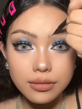 Frida Kahlo X SHEGLAM Brow Icon 液體眉筆-Espresso 眉筆 品牌 美容 化妝 化妝品 適合女性與女孩 完美搭配冬季春季 Y2K 時尚 流行 生日禮物 假期 派對準備就緒 最佳顏色 - Espresso - 查看 2