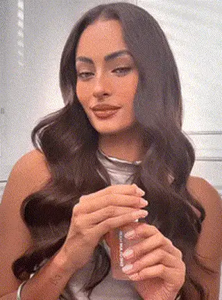 SHEGLAM HAIR Hot Streak 熱防禦發光油 Elixir-100 毫升/3.4 液態盎司，護髮精油，玫瑰香味保濕油精華，深層滋養，髮油耐熱捲髮產品護髮精華，撫平毛躁和髮絲光澤，富含葵花籽油的隔熱噴霧，適合所有髮質 畢業 生日 禮物 假期 冬天 粉紅色的 氛圍 化妝品 派對 海灘 旅行 露營 學校 校園 節慶 玫瑰 展示 女孩 魅力 最好的 情人節 婦女節 愛自己 - 無色 - 查看 3