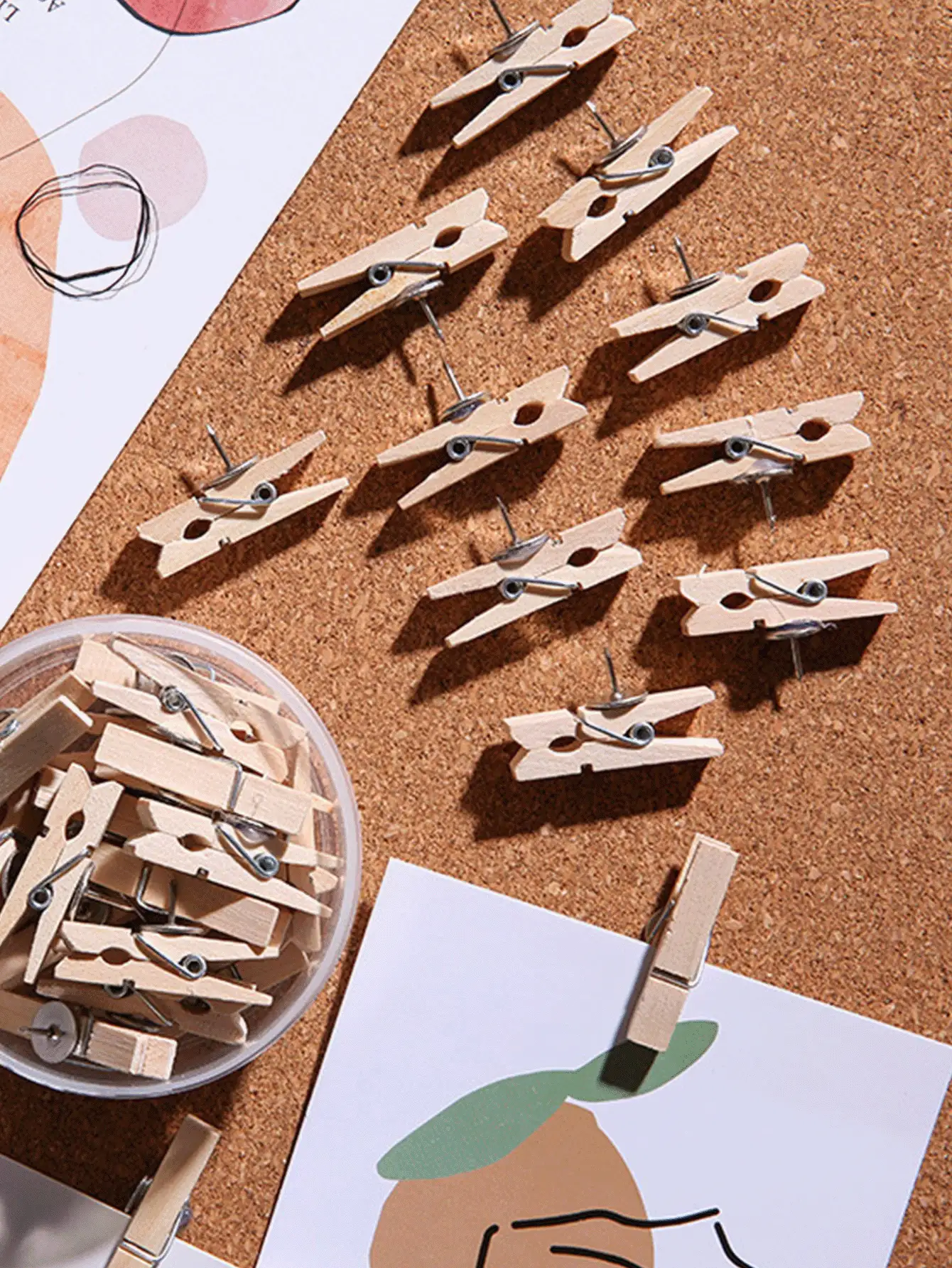 10/20/30 件木质夹子照片钉、照片墙信息图钉、毛毡板装饰固定大头钉夹、适合办公室和学校使用、不会损坏照片夹、返校用品、毕业照片展示用品、返校万圣节装饰、客厅装饰、墙面装饰、卧室窗帘、钥匙扣收纳盒、秋季装饰、圣诞装饰 - 彩色 - 查看 7