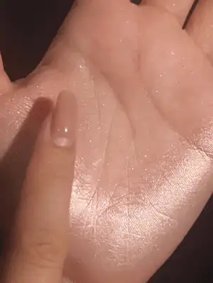 SHEGLAM Snatch 'N' Glow Stick-Vanilla Frost Cream Highlighter Makeup Stick Long Wear Illuminante Anti-Agglomerante Trucco Per Il Viso Saldi Del Regalo Di Natale Illuminante Bianco Brillantini Marchio Bellezza Trucco Cosmetico Per Donne Ragazze Perfetto Per Autunno Inverno Ideale Per Y2K Elegante Moda Adatto Per Compleanno Natale Presente Festa Pronto Migliore Colore