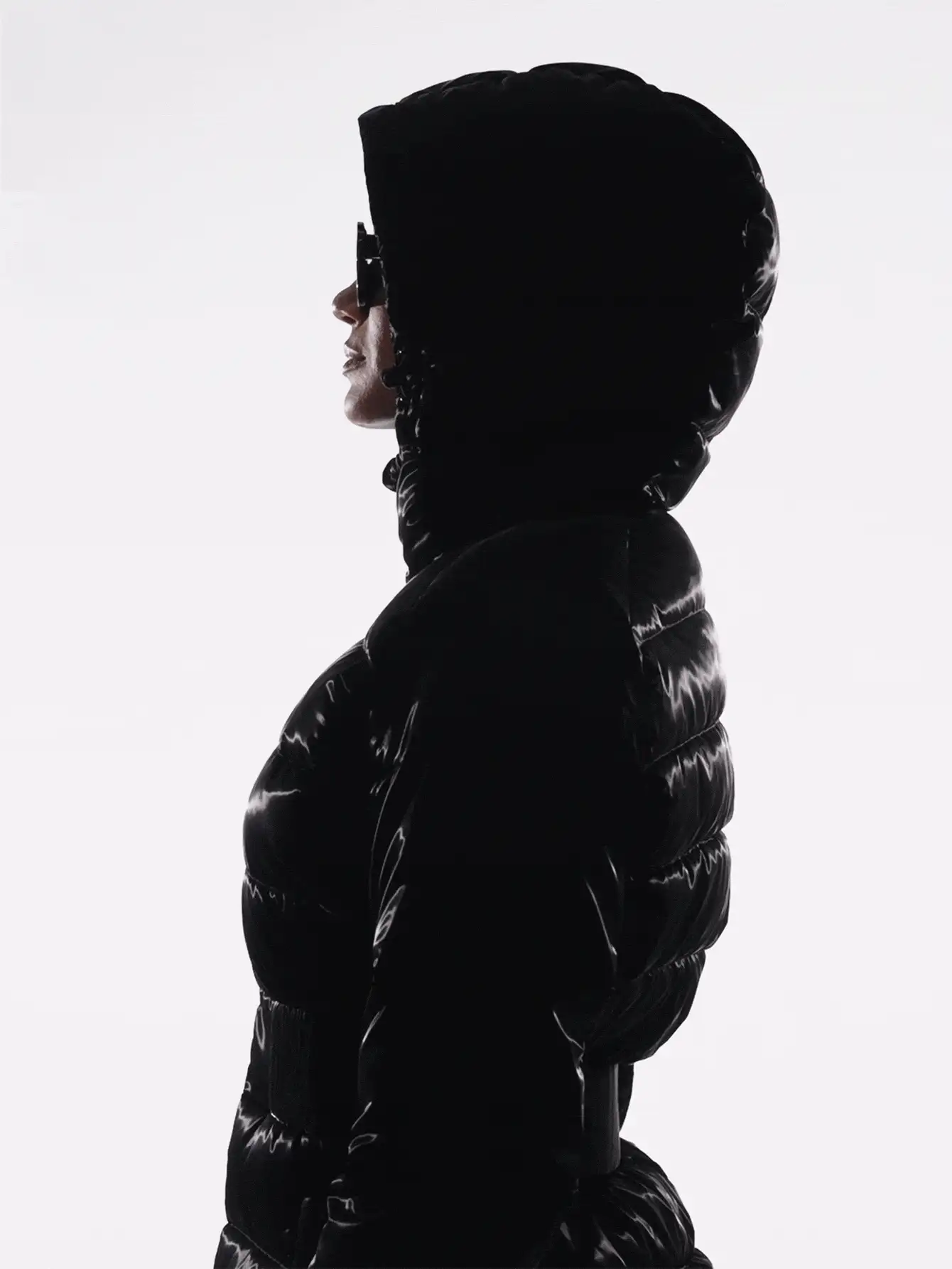 GLOWMODE 时尚温暖舒适光泽拉链按扣闭合松紧袖口腰长可拆卸兜帽羽绒背心秋冬户外日常休闲装 - 酒紅色 - 查看 4