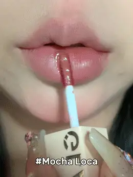 SHEGLAM Take A Hint 唇釉 - Mocha Loca 变色持久唇彩,高光泽妆效,全天候不粘腻保湿,专为干唇设计,粉色液体唇膏,品牌美妆彩妆,面部彩绘化妆品,适合女性和女孩,秋冬季节完美之选,Y2K 时尚潮流,适合生日、圣诞节礼物,派对必备,最佳颜色 - Mocha Loca - 查看 2