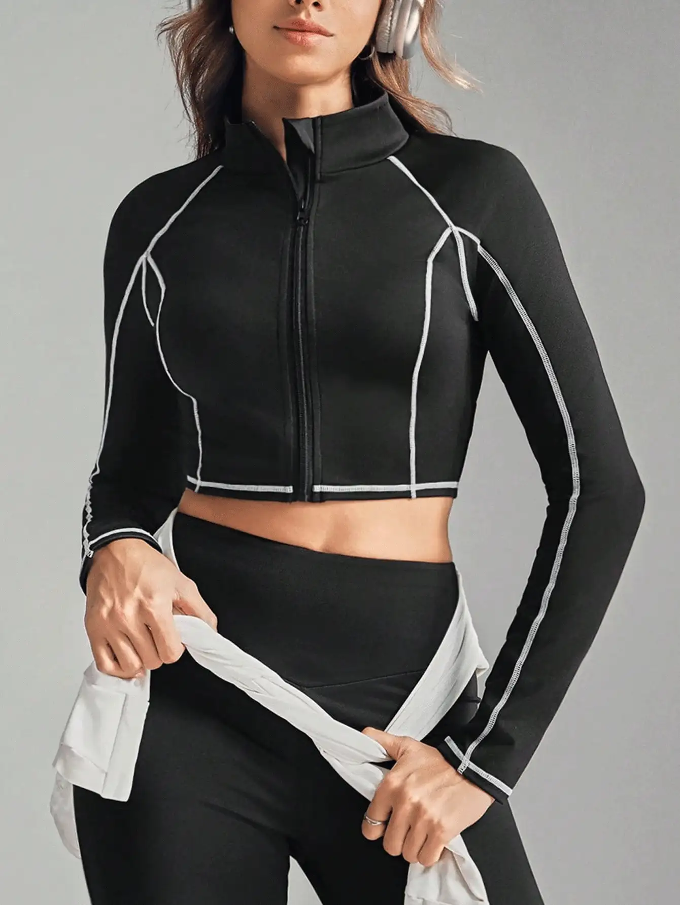 SHEIN Sports Women's Black And White Striped Yoga Jacket,Autumn Athleisure Gym Fitness Running Outdoor Zipper Long-Sleeve Hollow Out Crop Sports Shirt - Black - View 2