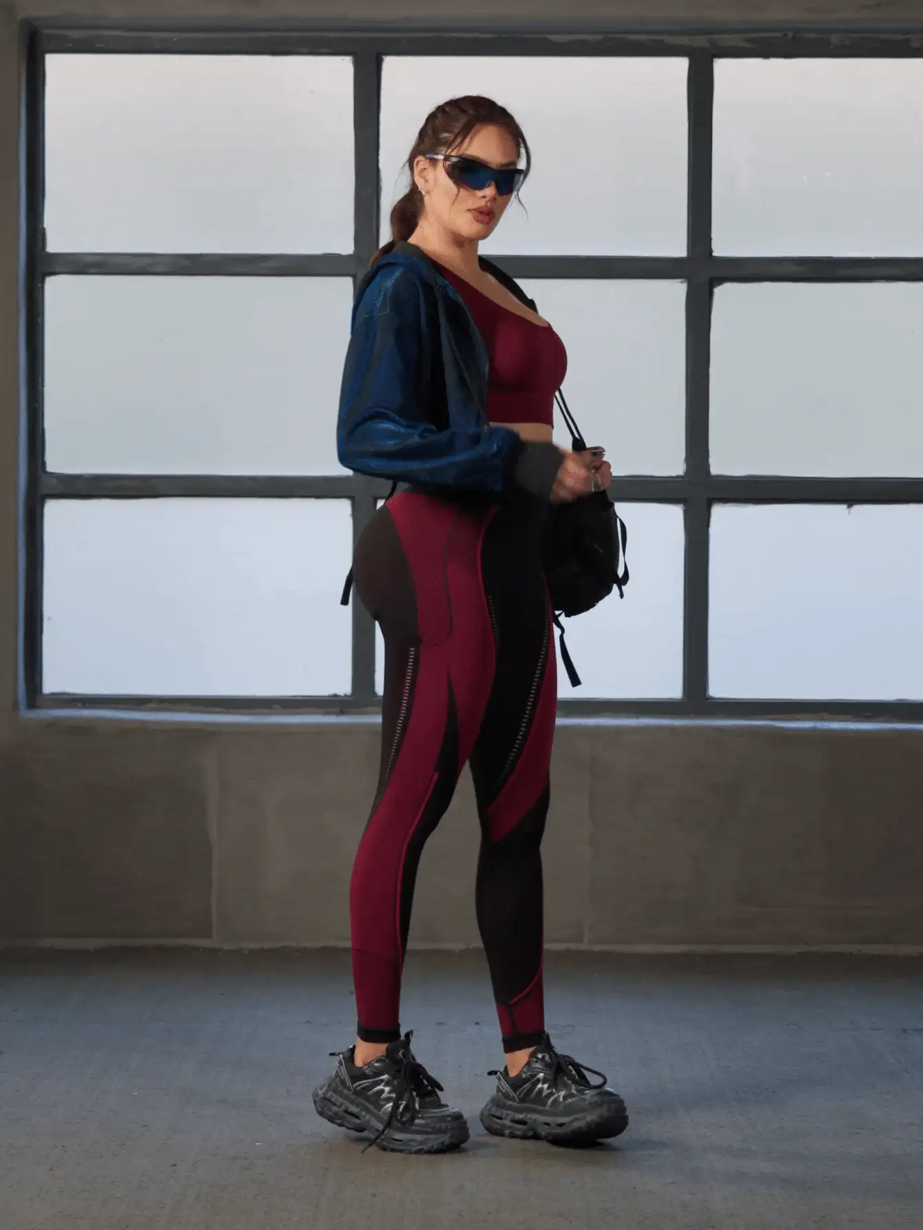 Innovista Nahtlose Sport-Leggings mit hoher Unterstützung, hochgeschnittenem Bund, V-Rücken, für täglichen Athleisure-Stil, Yoga, Pilates, HIIT-Training, Büro bis Gym, Aktivbekleidung Unterteil, butterweich, strukturierte Hose, Bewegungskomfort, Bauchkontrolle, Kompression, Kniebeugen-geeignet, nahtlos, für Cardio, Outdoor-Übungen, UV-Schutz, rot, schwarz, Fitness für arbeitende Mütter