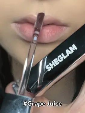SHEGLAM Glaze Daze 唇彩葡萄汁閃亮有色唇彩高光澤度豐唇護理滋養不易褪色液體唇彩化妝品 唇彩 品牌 美容 化妝 化妝品 適合女性與女孩 完美搭配冬季 Y2K 時尚 流行 生日禮物 假期 派對準備就緒 最佳顏色
