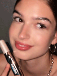 SHEGLAM Crystal Gaze Glitter Mascara Brand Beauty Makeup Face Paint Cosmetic For Women Girls Perfect For Winter Spring Ideal For Y2K Fancy Fashion Suitable For Birthday Gift Party Ready Best Color - Silver - View 2