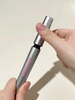 SHEGLAM Twist Top 濃密纖長睫毛膏-Black 品牌美妝化妝品 適合女士與女孩 - 黑色 - 查看 2
