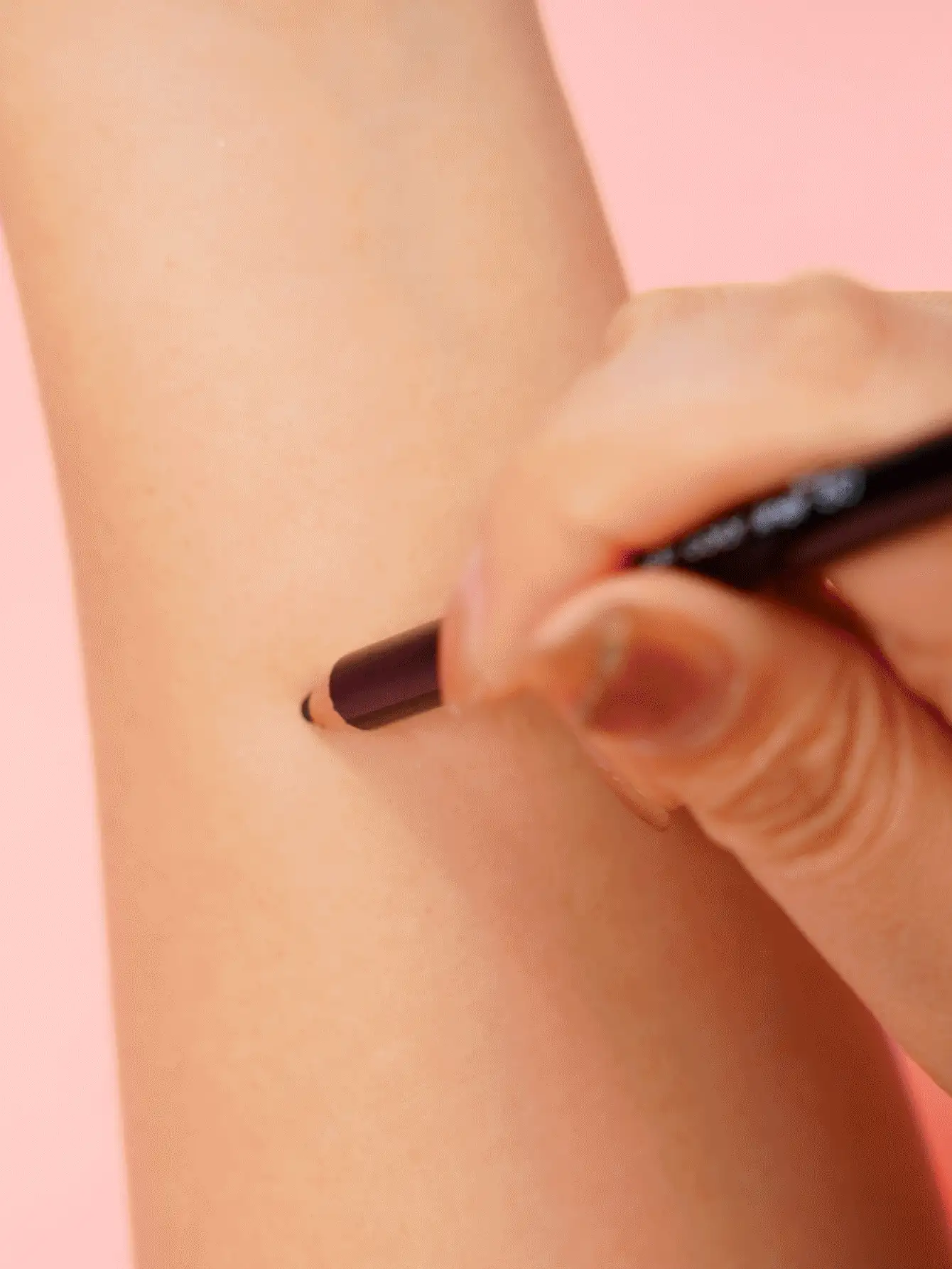 Misslyn 高显色度双效膏状眼线笔，防晕染，无动物实验，顺滑持久，适合Y2K、派对、海滩、旅行、假日、露营、户外活动、送礼、玫瑰时尚、新年、情人节、校园等场合，色彩鲜艳。 - 01 Dark Brown - 查看 3