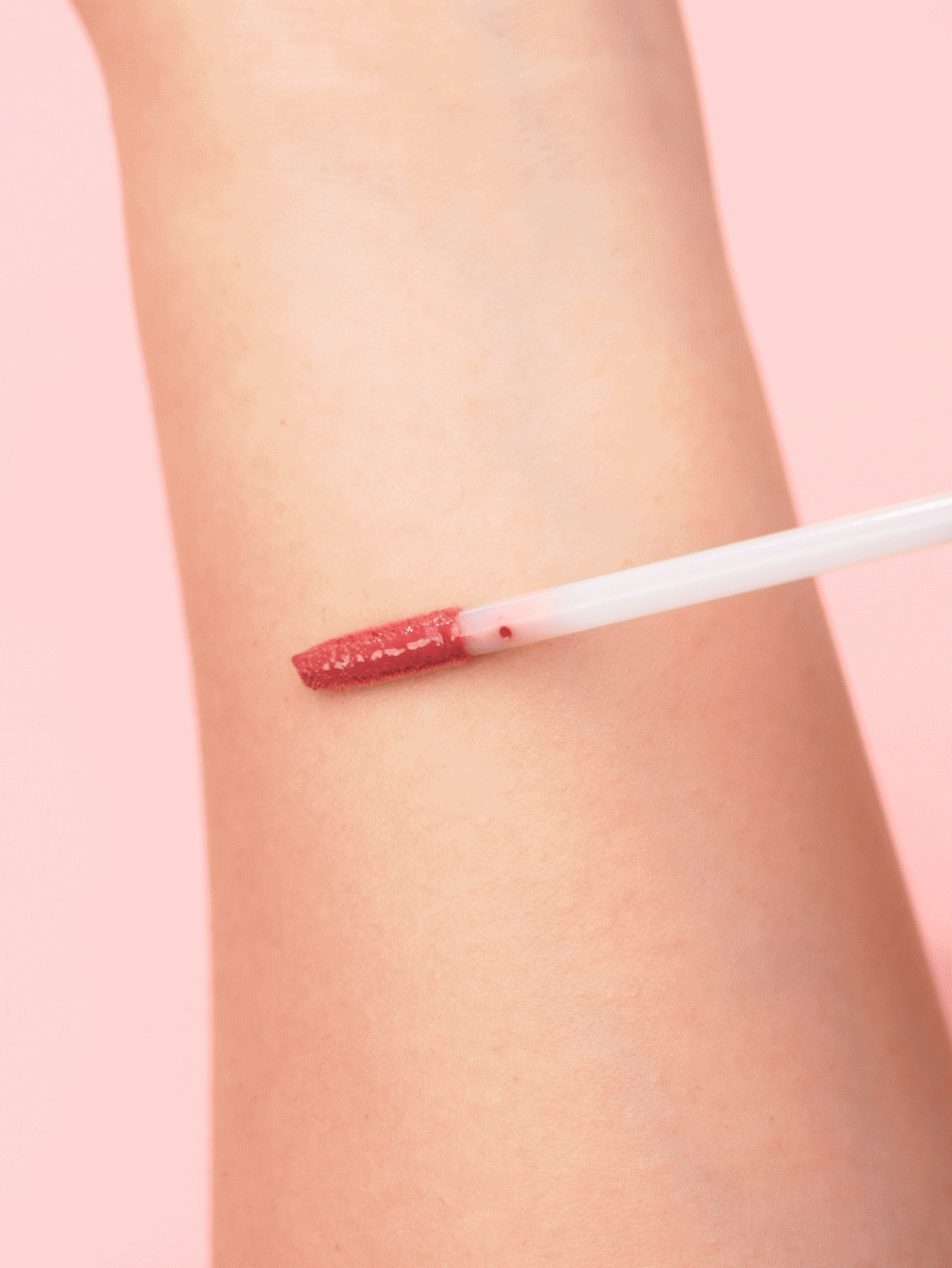 MISSLYN - 丰盈唇彩，保湿唇彩，持久滋润甜美唇彩，提升光泽，高显色度持久唇膏，高显色度，瞬间提亮，亮泽妆效，轻盈保湿不粘腻唇彩，不粘腻唇彩，品牌化妆品 - 18 - 查看 2