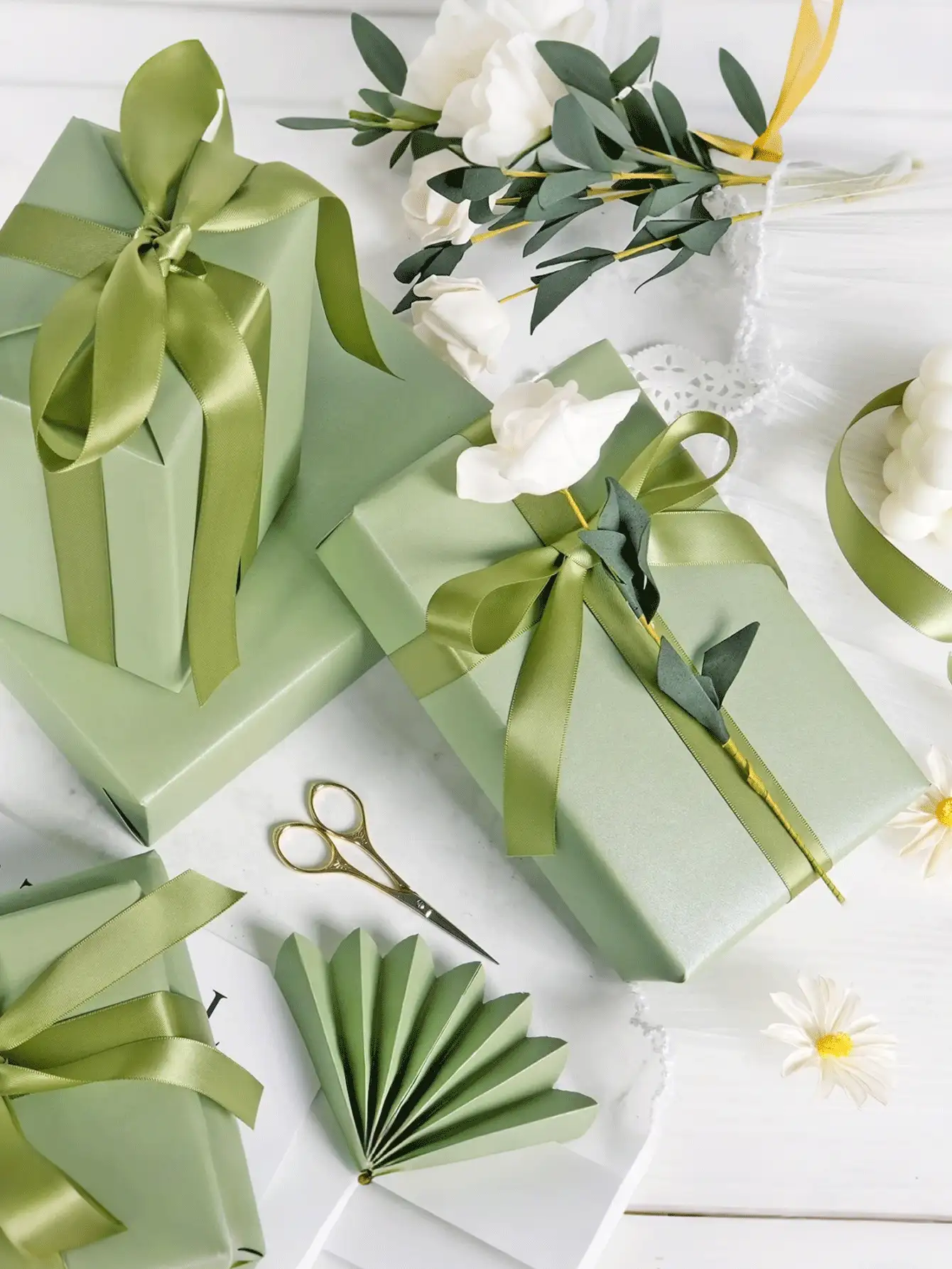 1卷鼠尾草绿包装纸，哑光金属质感包装纸，纯色包装纸，礼品包装纸，适用于婚礼、情人节、生日、圣诞节、DIY花束、金属圣诞礼品包装纸、DIY圣诞装饰纸，纯色图案，哑光表面