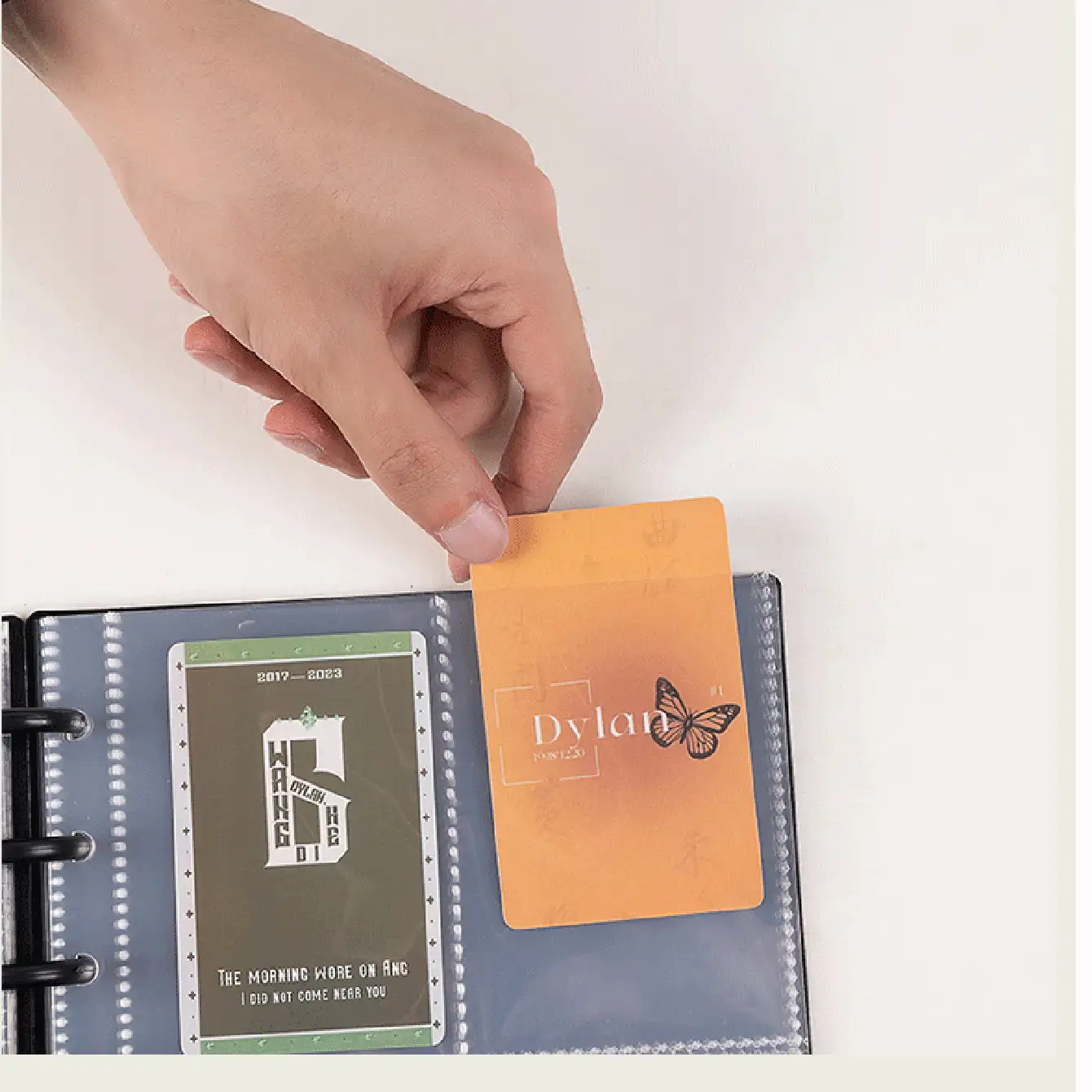 Album ảnh Bìa đựng thẻ ảnh Bìa đựng thẻ ảnh 3 inch Bìa sách có 80 khe cắm thẻ A5 Bộ danh thiếp thần tượng Album 2*3 Đen Trắng Hồng - Album đóng bìa - Xem 8