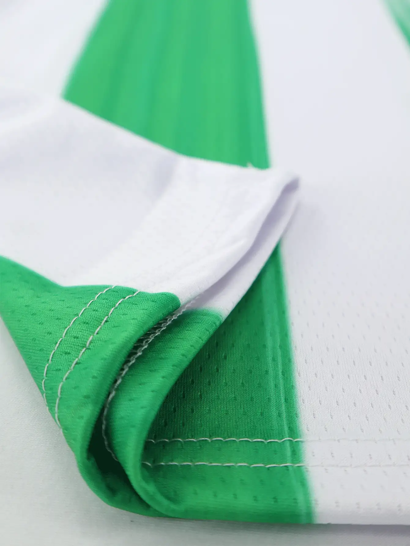 Camiseta de fútbol personalizada, camiseta deportiva de cuello en V transpirable y de secado rápido para hombres, con impresión personalizada de nombre, número y logotipo en la parte delantera y trasera, ajuste cómodo para uso diario, casual, fiesta, reunión, elegante, de moda, hipster, casual, minimalista, chic, personalizado, único, disfraces de hombre, armario cápsula, estilo básico/urbano para hombres, regalos ideales para él, novio, familia, amigos, para cumpleaños, vacaciones/feriados, escuela/competencia, deportes/escalada
