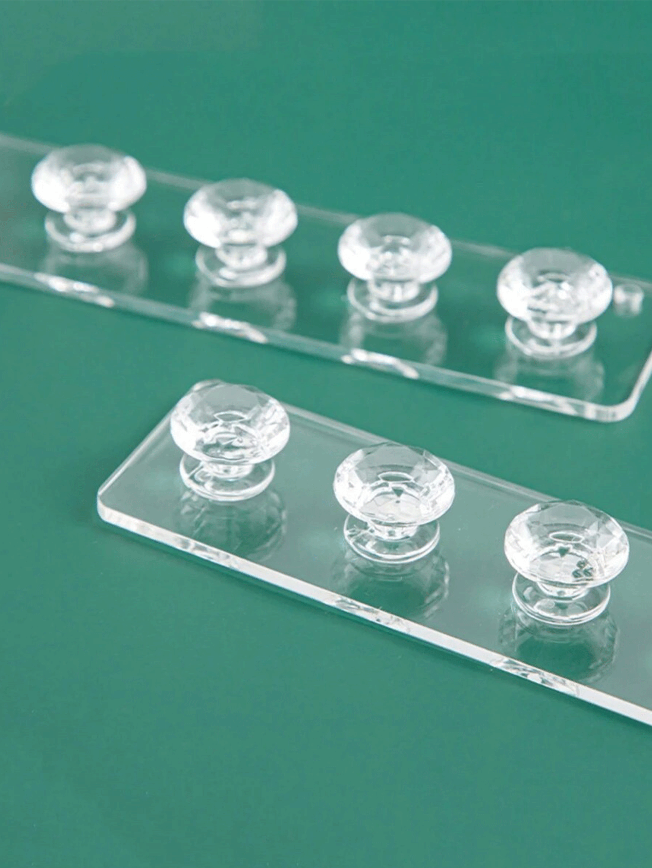 1 Giá treo đồ trang sức trong suốt gắn tường - Giá trưng bày nhiều móc cho vòng cổ, vòng tay và hoa tai - Lý tưởng cho bàn trang điểm, tủ gương và ký túc xá - trong suốt - Xem 6