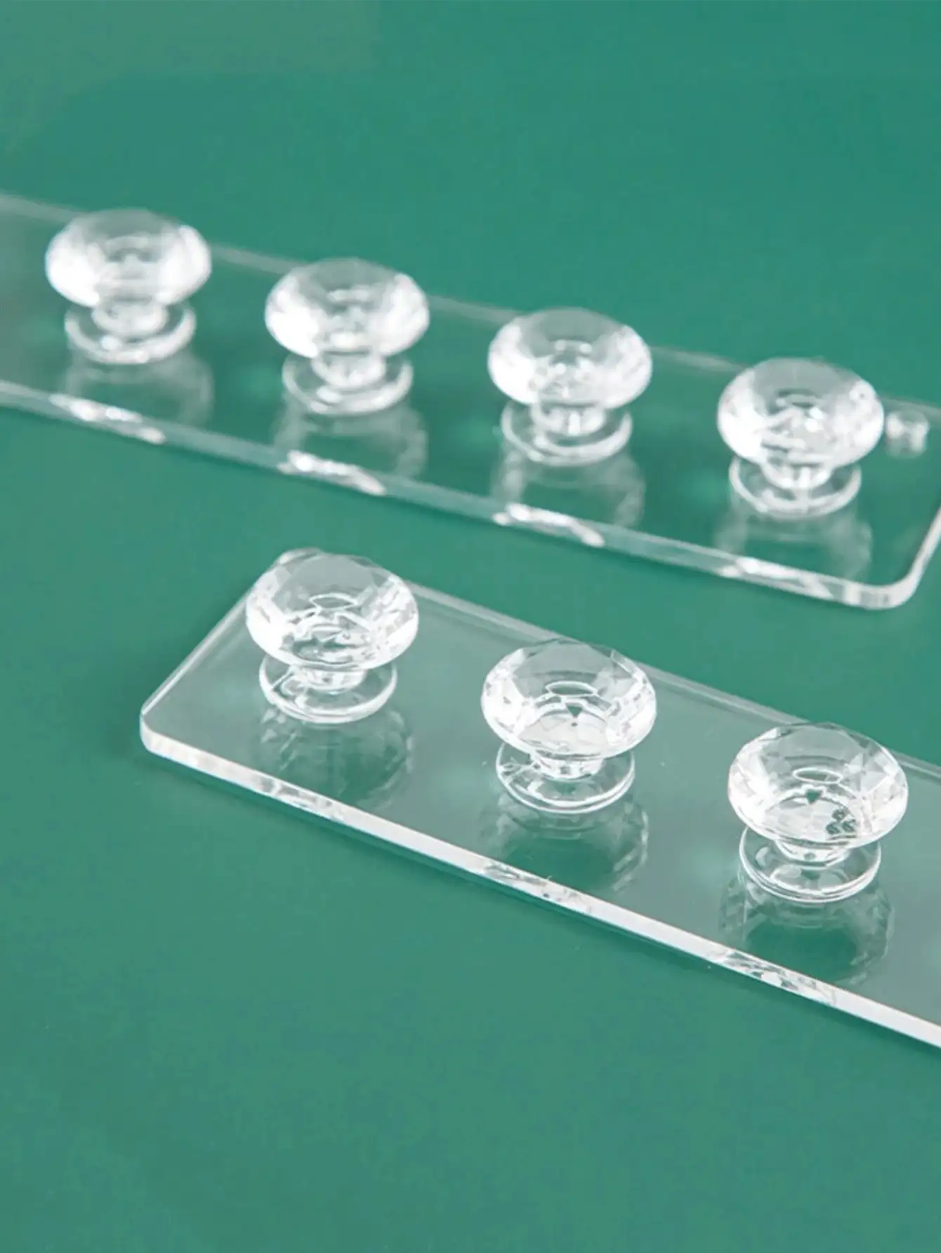 1 Giá treo đồ trang sức trong suốt gắn tường - Giá trưng bày nhiều móc cho vòng cổ, vòng tay và hoa tai - Lý tưởng cho bàn trang điểm, tủ gương và ký túc xá - trong suốt - Xem 6