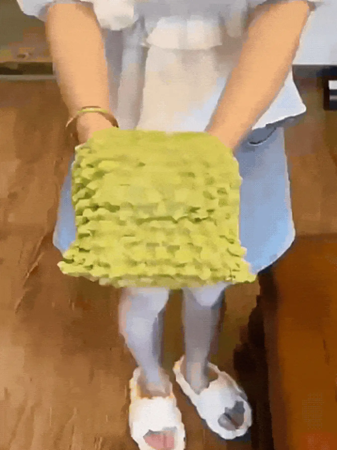 女士可扩展手提袋，弹力购物手提包，大容量可重复使用购物袋，弹性便携，适合居家、旅行和购物，多种颜色可选，可折叠购物袋，菠萝旅行袋，褶皱气泡袋，适合旅行、露营、户外、海滩、夏季度假 - 彩色 - 查看 3