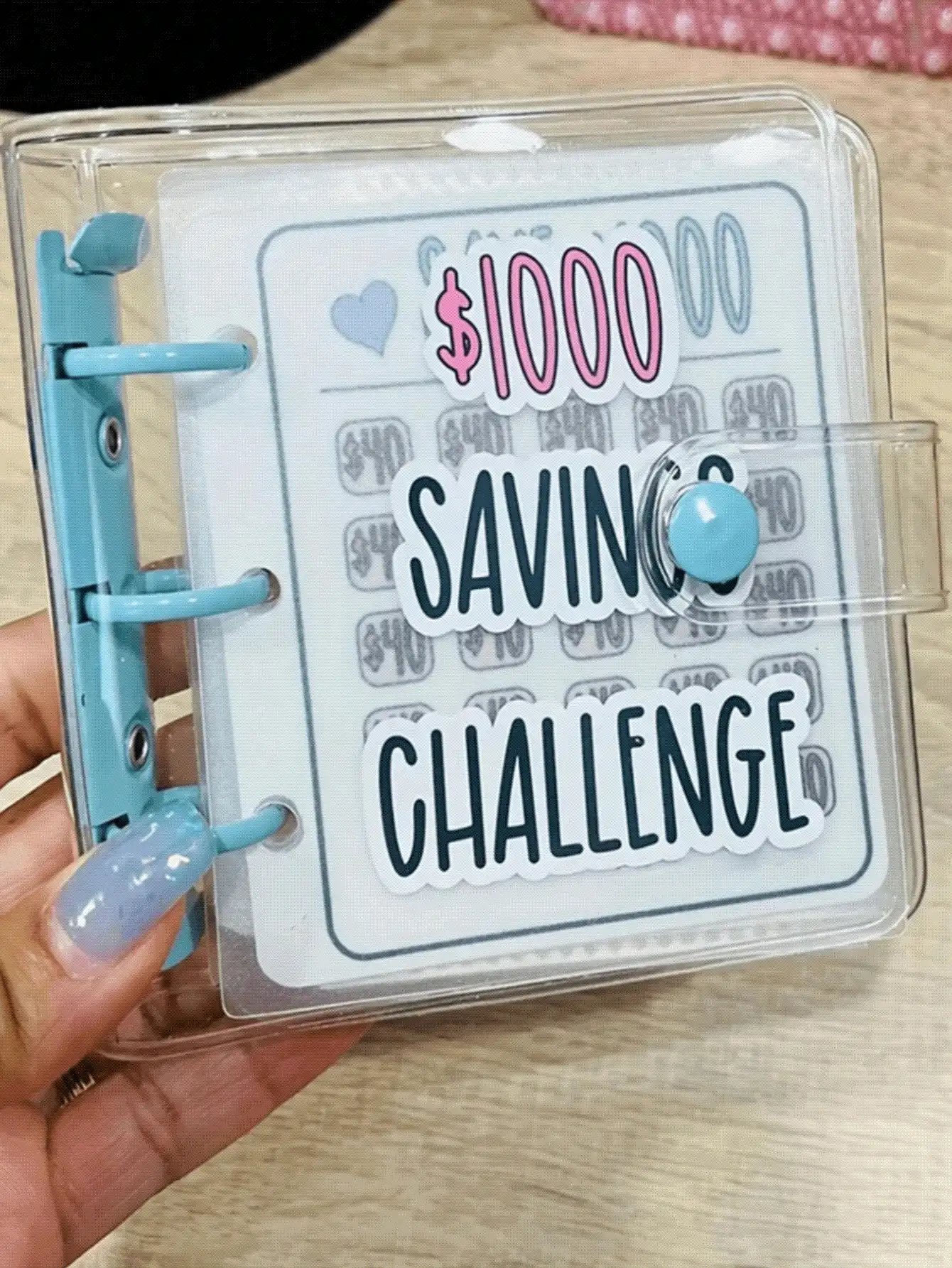 储蓄活页夹,挑战储蓄活页夹信封(1000美元),可重复使用的预算笔记本,带现金信封,哑光封面,现金储蓄挑战笔记本活页夹,旅行收纳包,化妆包,度假收纳包,用于追踪自定义目标和奖励财务策略,现金信封钱包和规划系统,适合居家、送礼、度假和节日(万圣节、圣诞节)等场合。 - 彩色 - 查看 2