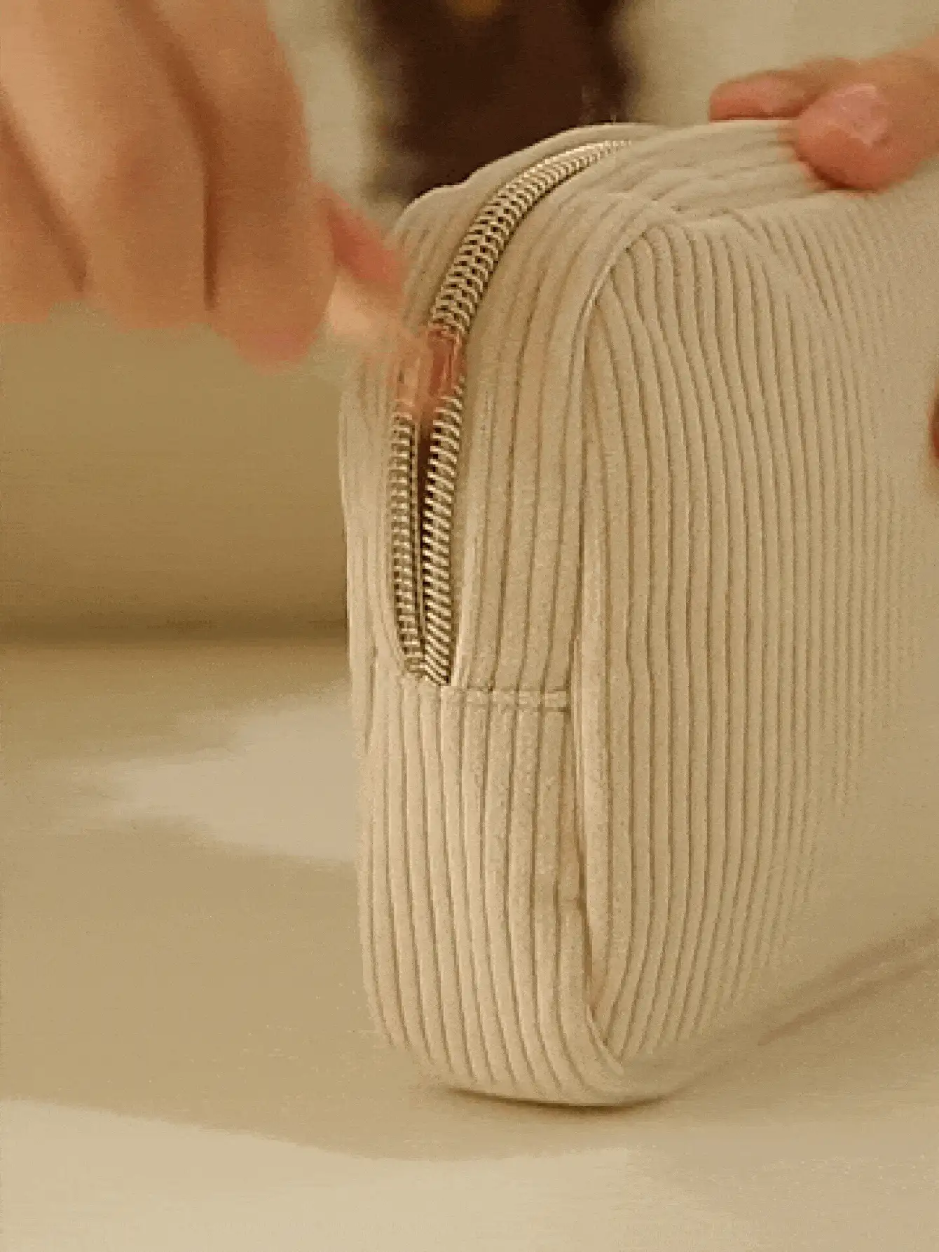 Multi-Color Sanitary Pad Storage Bag, Pink Sanitary Napkin Storage Bag, Portable Storage Bag, Large Capacity Minimalist Style, For Storing Sanitary Pads, Liners And Tampons, Essential For Girls, Great For Going Out, Striped Cosmetic Bag, Travel & Study Supplies, Travel Essential Cosmetic Bag, Holiday Essential Cosmetic Bag - Multicolor - View 3