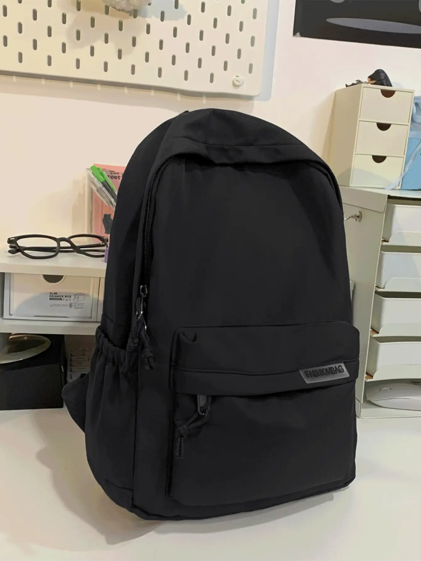 Black Fashion Backpack For Women – Stylish, Spacious & Multi - Functional Everyday Bag With Multiple Compartments, Comfortable Straps & Practical Design, Perfect For Work, School & Daily Errands, Featuring Durable Fabric, Secure Zippers, Branded Detail & Ample Capacity For Laptop, Books, Cosmetics & Essentials, Expertly Crafted To Elevate Your Daily Style With Practical, Chic Sophistication, Ideal For Fashion - Forward Professionals, Students & Busy Women To Stay Organized, Stylish & Efficient On Every Occasion In Effortless Design That Blends Functionality And Modern Fashion Seamlessly, A Versatile Companion To Keep Your Essentials Tidy And Your Style On Point From Morning Commutes To Afternoon Outings - 彩色 - 查看 2