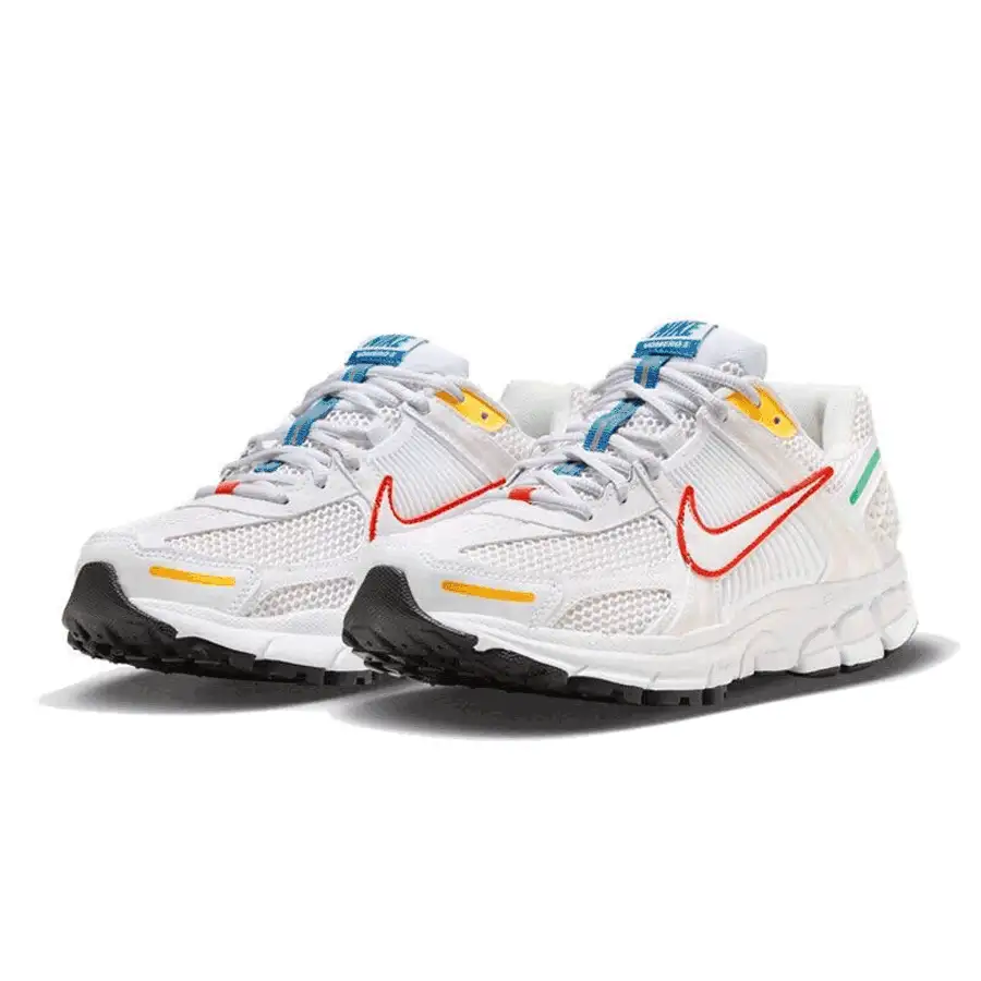 Nike Air Zoom Vomero 5 Foam Patchwork 低帮橡胶休闲跑步鞋,女款,白色 FN3446-111 - 白色 - 查看 2