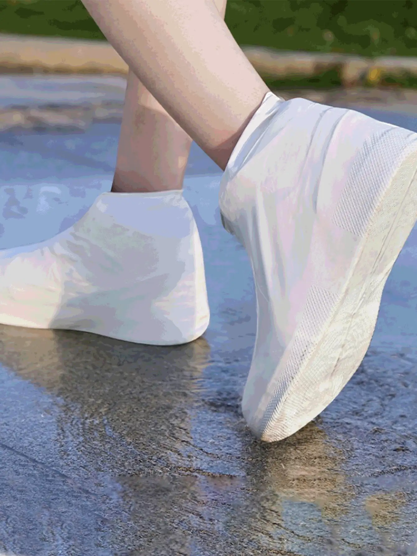 Reusable Rubber Rain Boots Covers, Silicone Waterproof Shoe Covers, Suitable For Rainy Days, For School, Office, Home, Travel And Other Occasions. Waterproof Silicone Outdoor Rain Boots Covers, Walking Shoes Accessories. These Reusable Shoe Covers Are Suitable For School, Office, Home, Travel And Other Occasions. Back To School Supplies. Convenient Handheld Bag For Women. - Multicolor - View 3