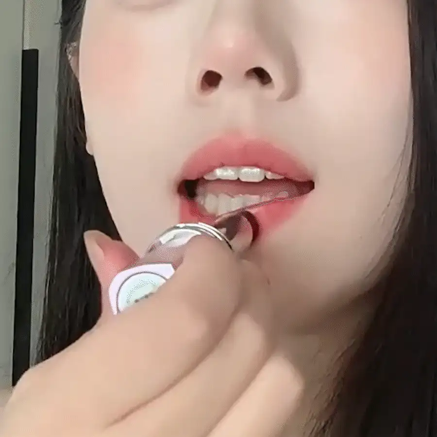 LUONANOESS 2.0 黑魔法唇膏唇彩，防晕染，不拔干，裸色，提升光泽和滋润度，适合女性和女孩，秋冬季节理想之选，完美适用于日常使用、旅行、户外活动、假期、圣诞节、生日、毕业典礼、派对和时尚妆容。 - #04 Amber Orange - 查看 3