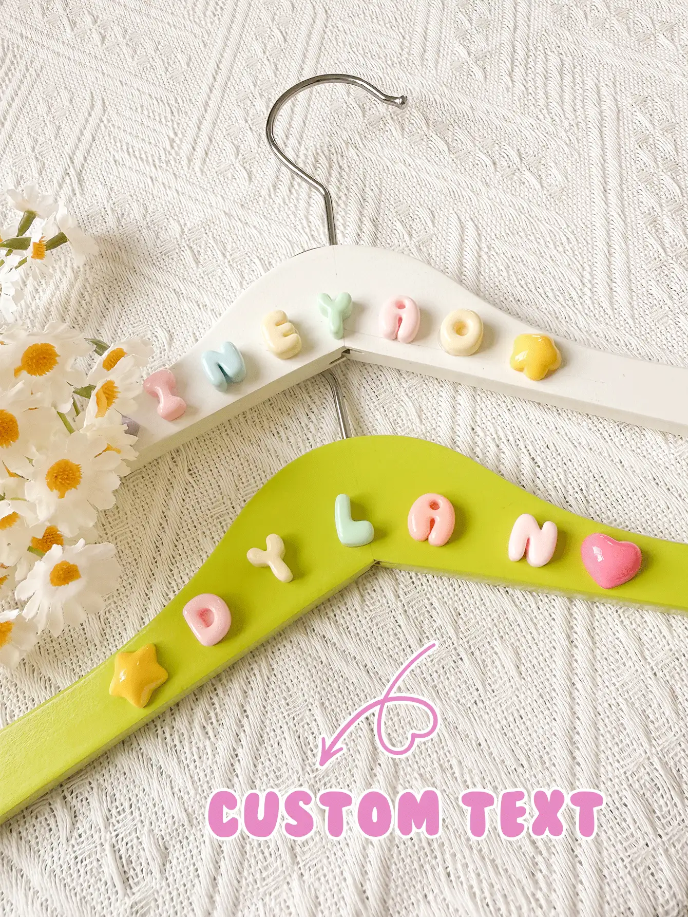 شماعات أسماء الأطفال الخشبية المخصصة، ديكور منزلي جميل، حفلة نوم، حفل زفاف، هدايا الحفلات - متعدد الألوان - مشاهدة 4