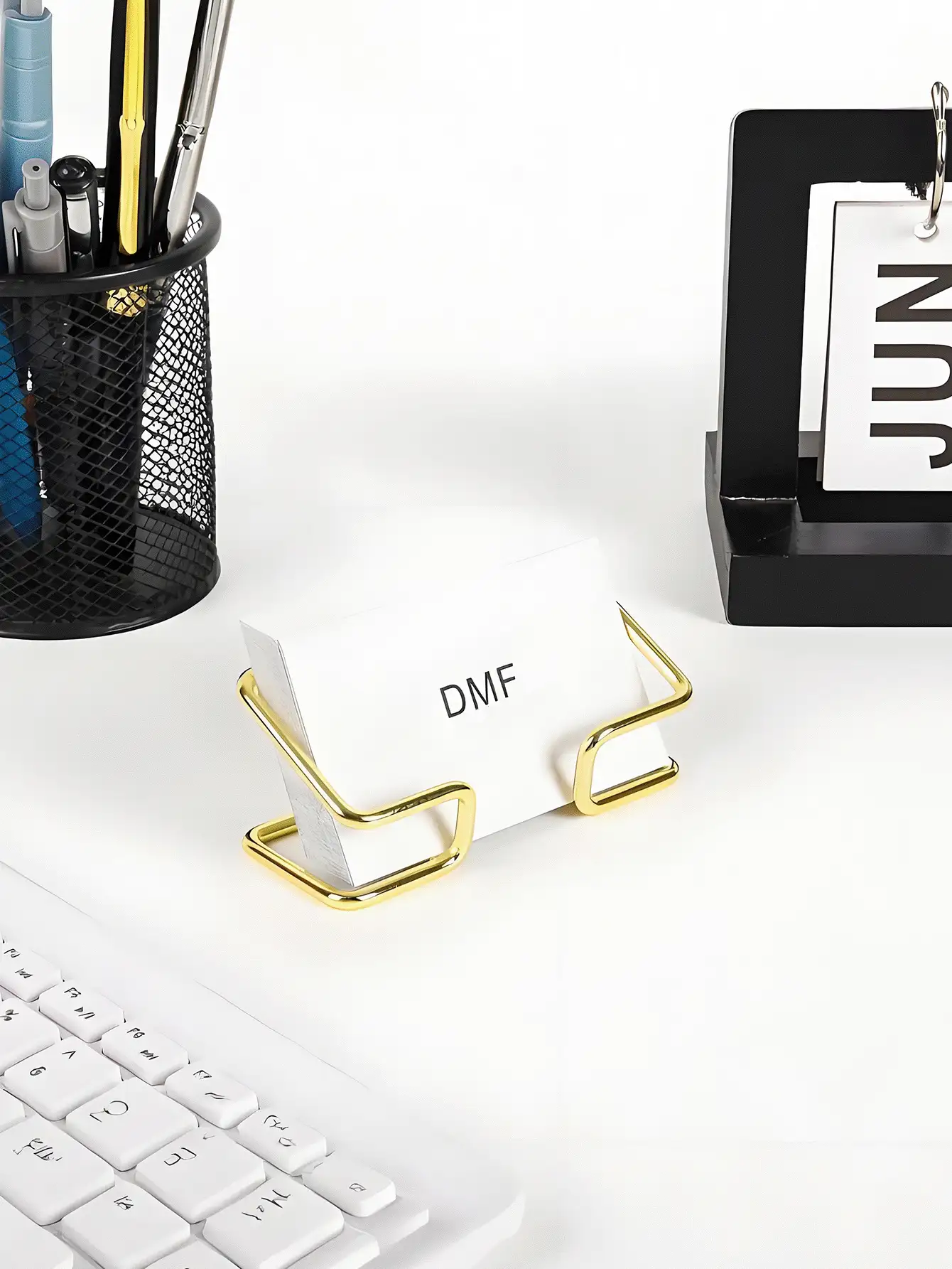 Hollow Business Card Holder, Creative Product Storage Box, Office Display, Ideal Gift, Available In Multiple Colors, Party/Holiday Business Card Rack, High-End Streamlined Design Business Card Display Stand, 3 Fashionable Color Options, Minimalist Upright Desktop Business Card Holder, Business Card Display Stand, Photo & Business Card Display Stand - Multicolor - View 4