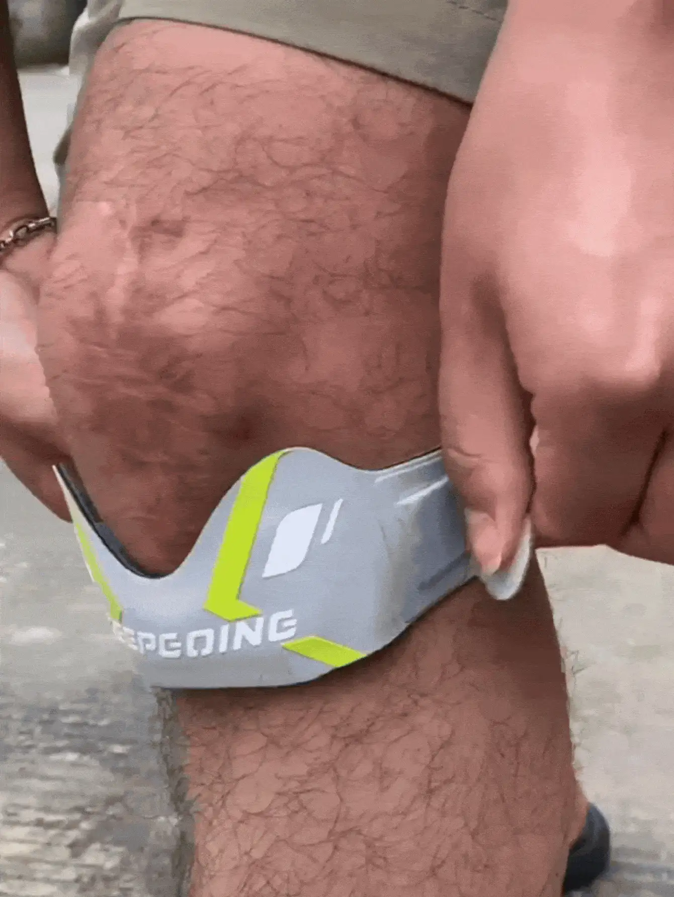 轻便可调节基础款护膝，透气吸汗，防滑设计，男女通用，髌骨稳定器，胫骨护垫，适用于徒步、跳跃、篮球、足球、跑步、深蹲等运动，健身配件及装备