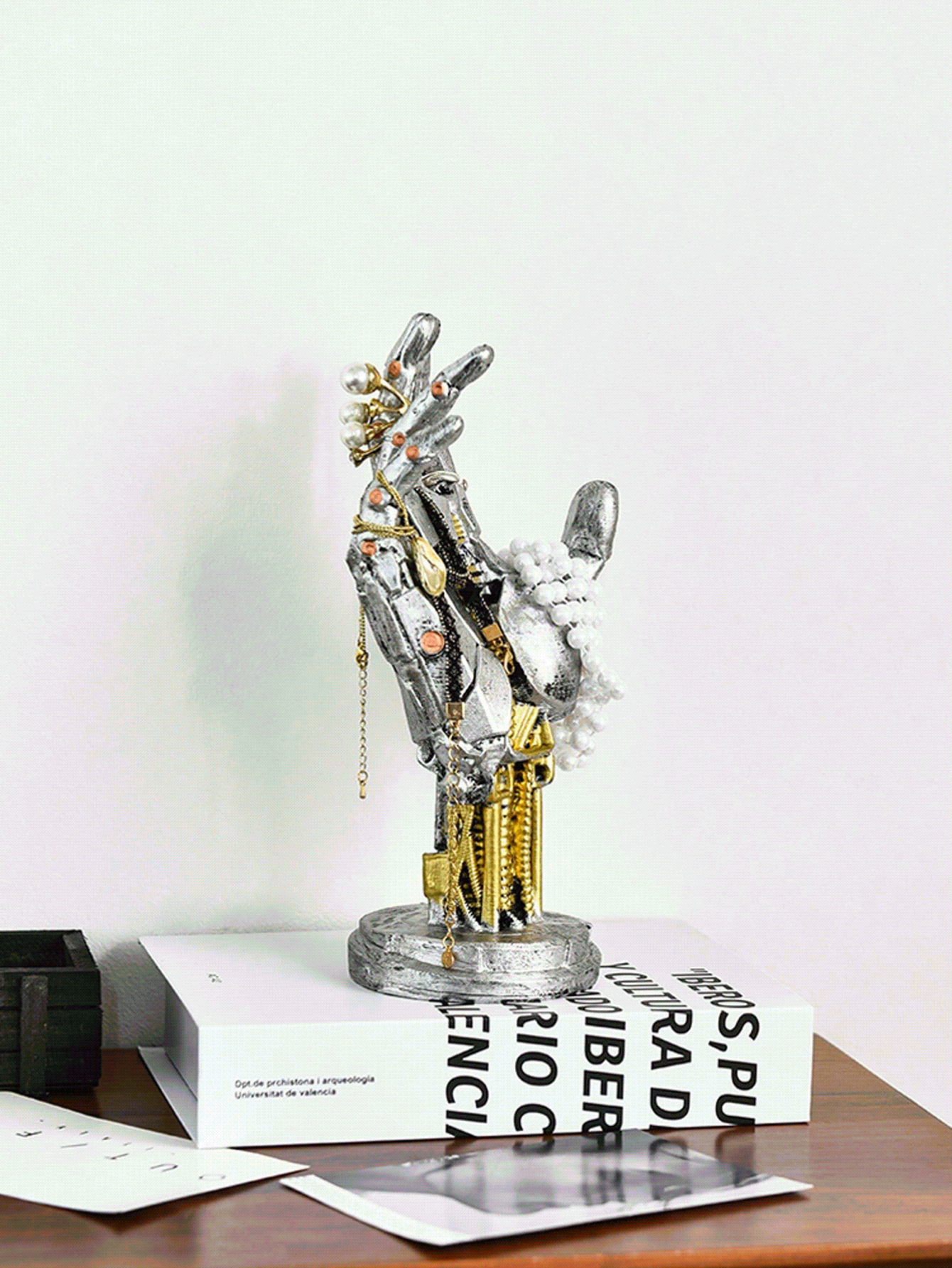 Futuristic Cyberpunk Mechanical Arm Statue, Black Palm, Game Controller Holder, Headphone Stand, Desktop Decor, Perfect Gift For Gamers And Men, Suitable For Halloween, Christmas, Anniversary, Thanksgiving And Other Occasions - Multicolor - View 2