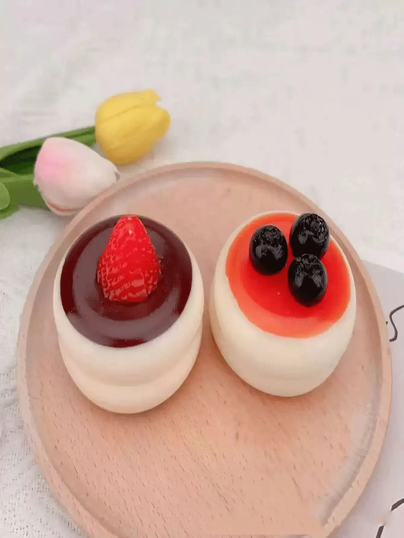 Crema de soufflé de fresa y arándano Squishies, juguete antiestrés de pastel Squishy realista, regalo perfecto para vacaciones, cumpleaños, Navidad y fiestas - Multicolor - Ver 6