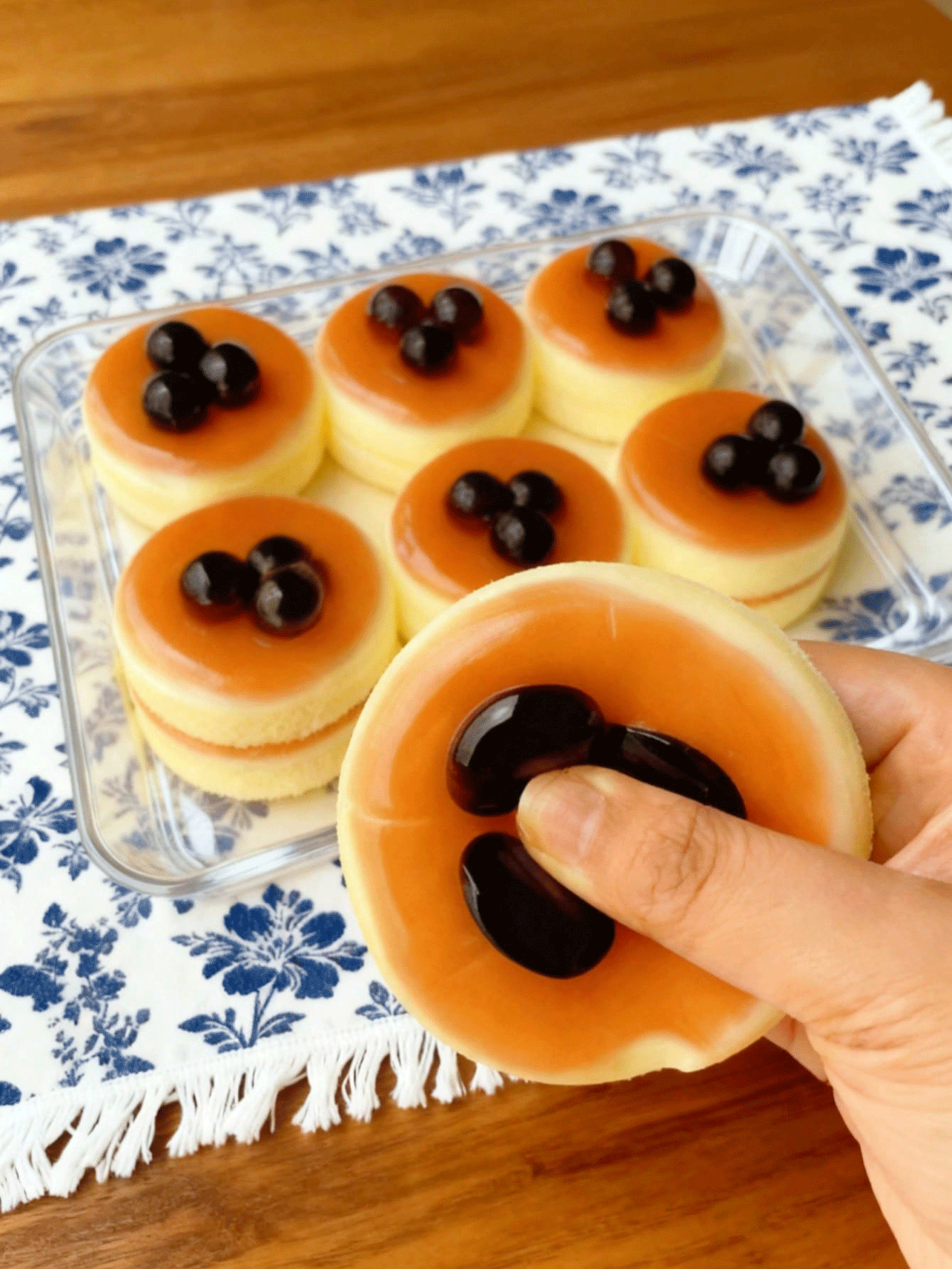 柔软Q弹的蛋糕玩具，面包造型，超柔软慢回弹，可用作压力球手指玩具、成人减压玩具、挤压玩具，柔软可爱，缓解焦虑，感官手指玩具，生日婚礼派对礼物，情侣派对用品，节日必备，返校必备 - 彩色 - 查看 2