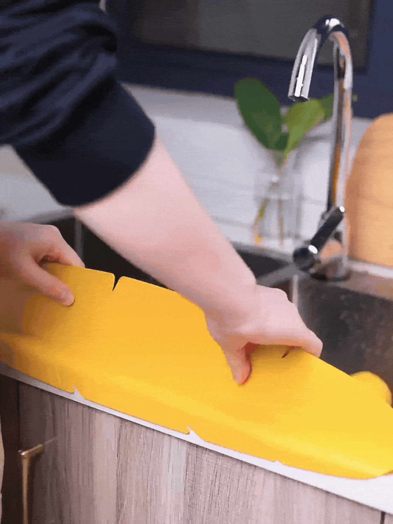 硅胶吸盘式防溅挡板，防滑厨房水槽防溅挡板，适用于浴室浴缸，厨房、浴室和台面必备配件 - 彩色 - 查看 2