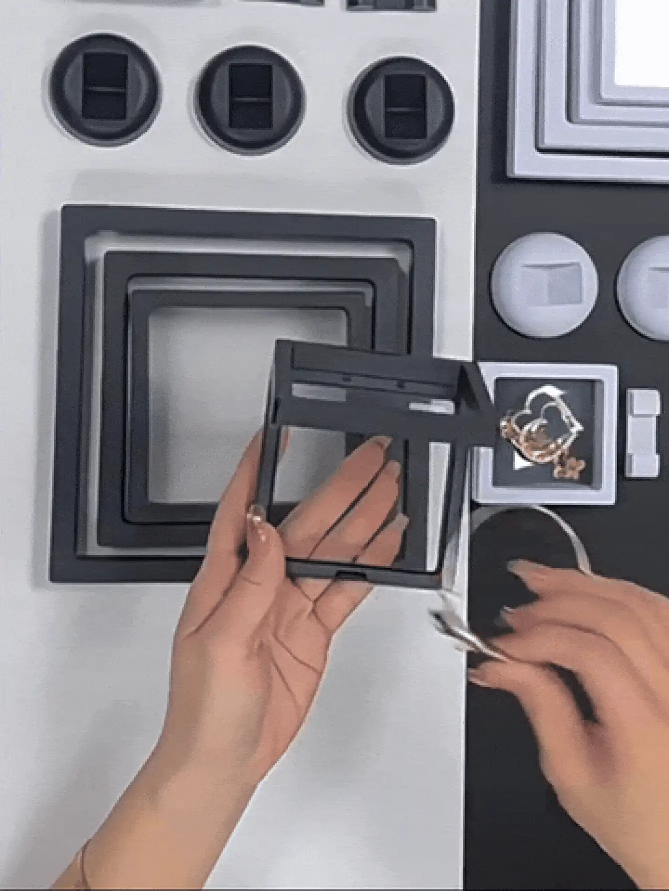 透明PE膜首饰包装盒，防水防氧化便携式首饰盒，适用于戒指、耳环、项链、耳夹等，3D独立悬浮框膜，适合日常使用、家居装饰、公寓装饰、浴室用品、户外旅行必备、返校用品。 - 彩色 - 查看 3