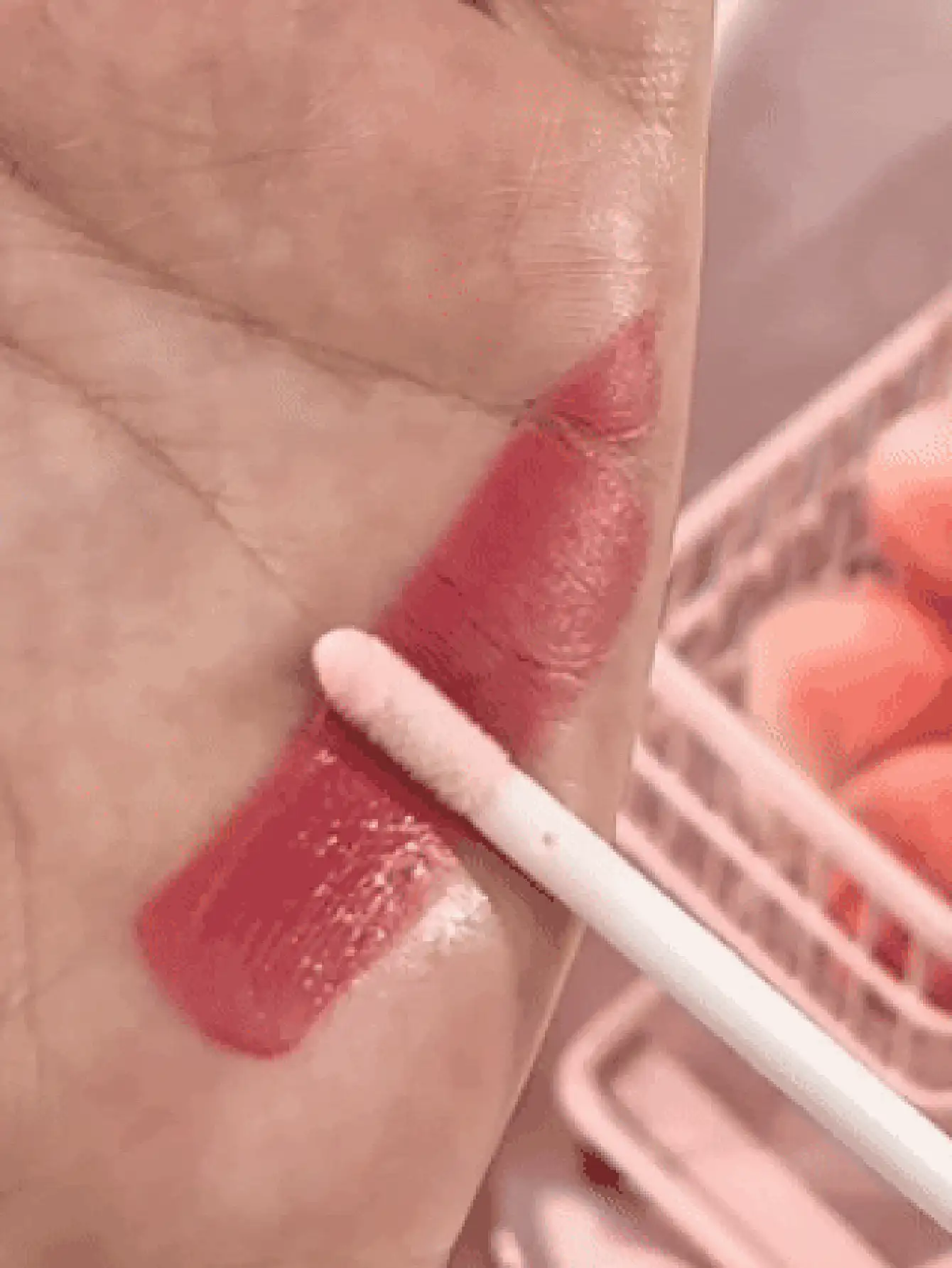 USHAS滋养唇彩，2种颜色可选，保湿丰盈唇釉，光泽水润不粘腻唇釉，持久保湿，打造裸妆效果，适合所有肤质 - #01 Creamy Sheer Rose - 查看 3