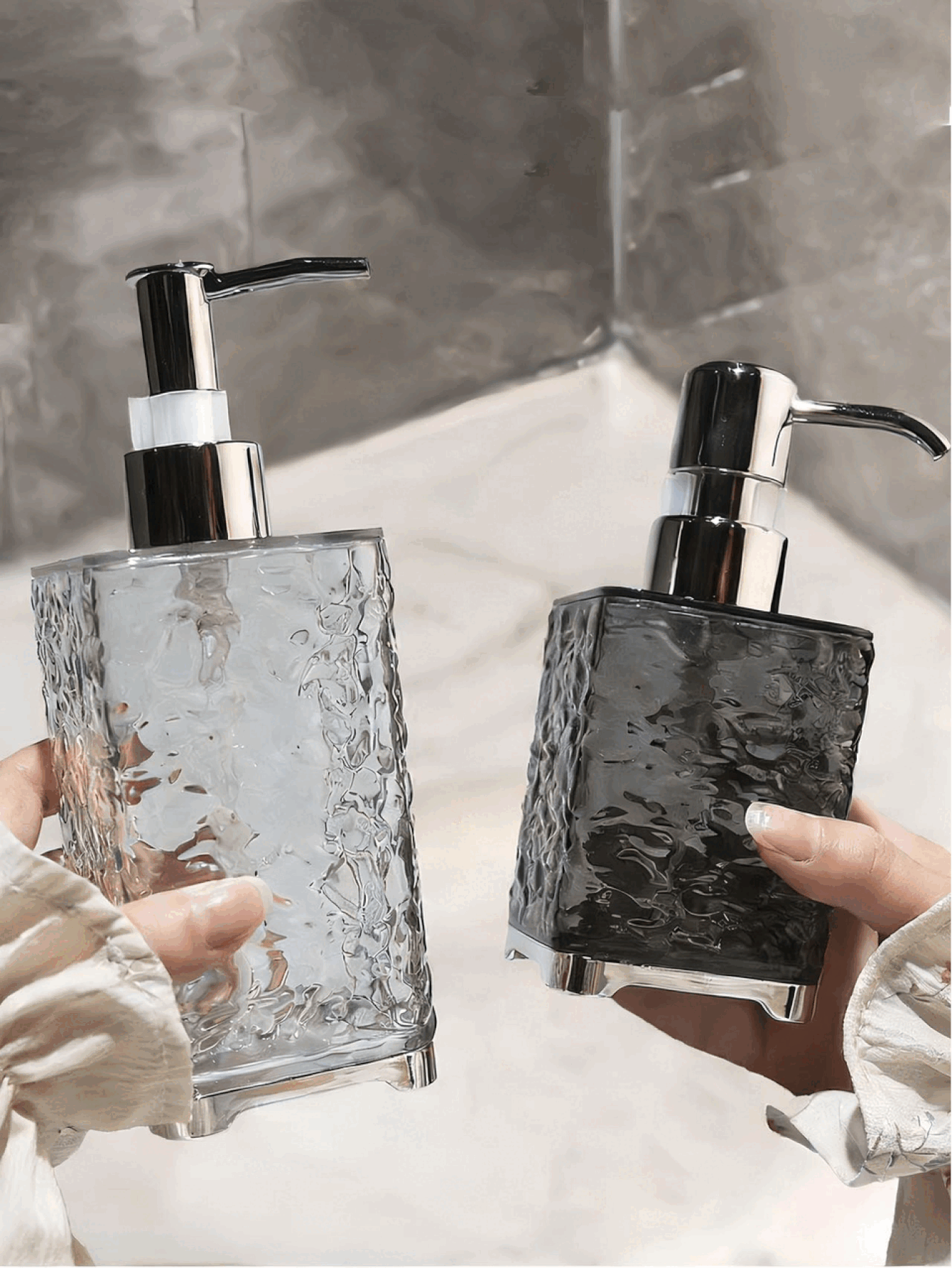 奢华泡沫皂液器，亚克力材质，银色泵头，可重复灌装，空浴室泡沫泵瓶，家居浴室装饰，现代风格，透明塑料液体皂液容器，适用于洗洁精、洗手液、润肤露、洗发水等，高端浴室套装，必备家居收纳用品 - 彩色 - 查看 2