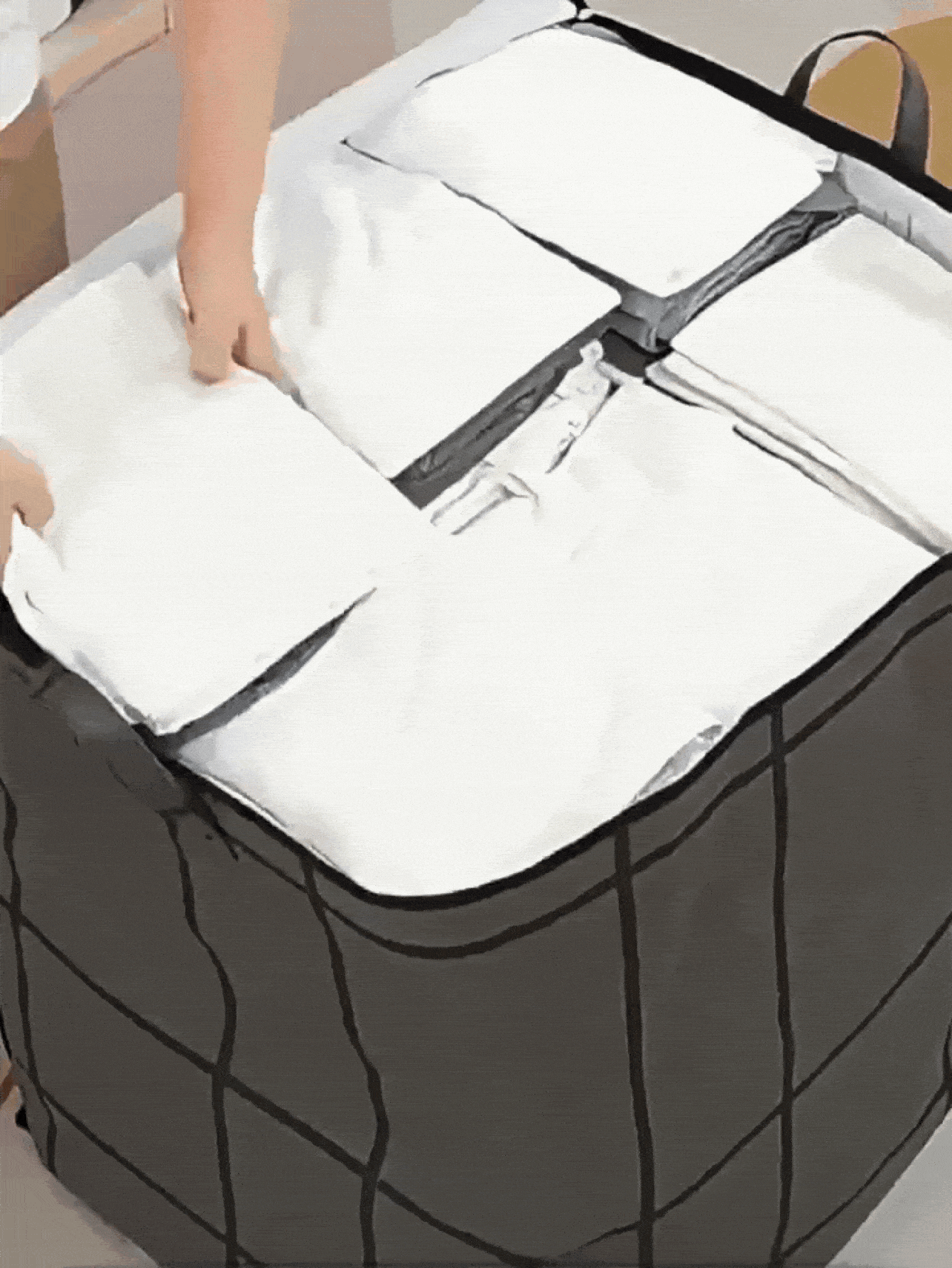 1pc Foldable Large Capacity Clothes Storage Bag, Multi-Functional Garment & Quilt Dust Bag, Reinforced Handle Design, Suitable For Dorm, Moving, Bedroom Essentials Clothing Storage Storage Box - Grey - View 2