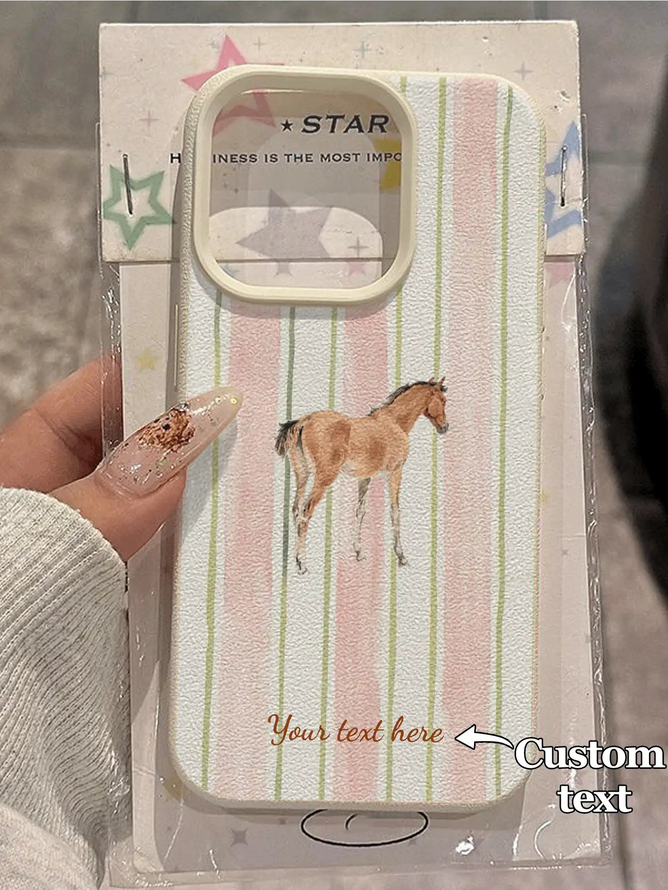 1个可定制水彩插画手机壳，粉白条纹搭配浅棕色小马图案，兼容 17 Pro Max/17 Air/16E/16 Pro Max/15/14 Plus/13/12/11、S24/20 Ultra/A52S/A31 A21S/A13/A05S，以及Redmi Note 13 Pro Plus/Note 10/Note 12C/Note 13C，采用TPU材质，2026马年新款设计，时尚个性，防摔，简约优雅，适合喜爱马元素或追求个性化手机配件的用户。 - 白色 - 查看 2