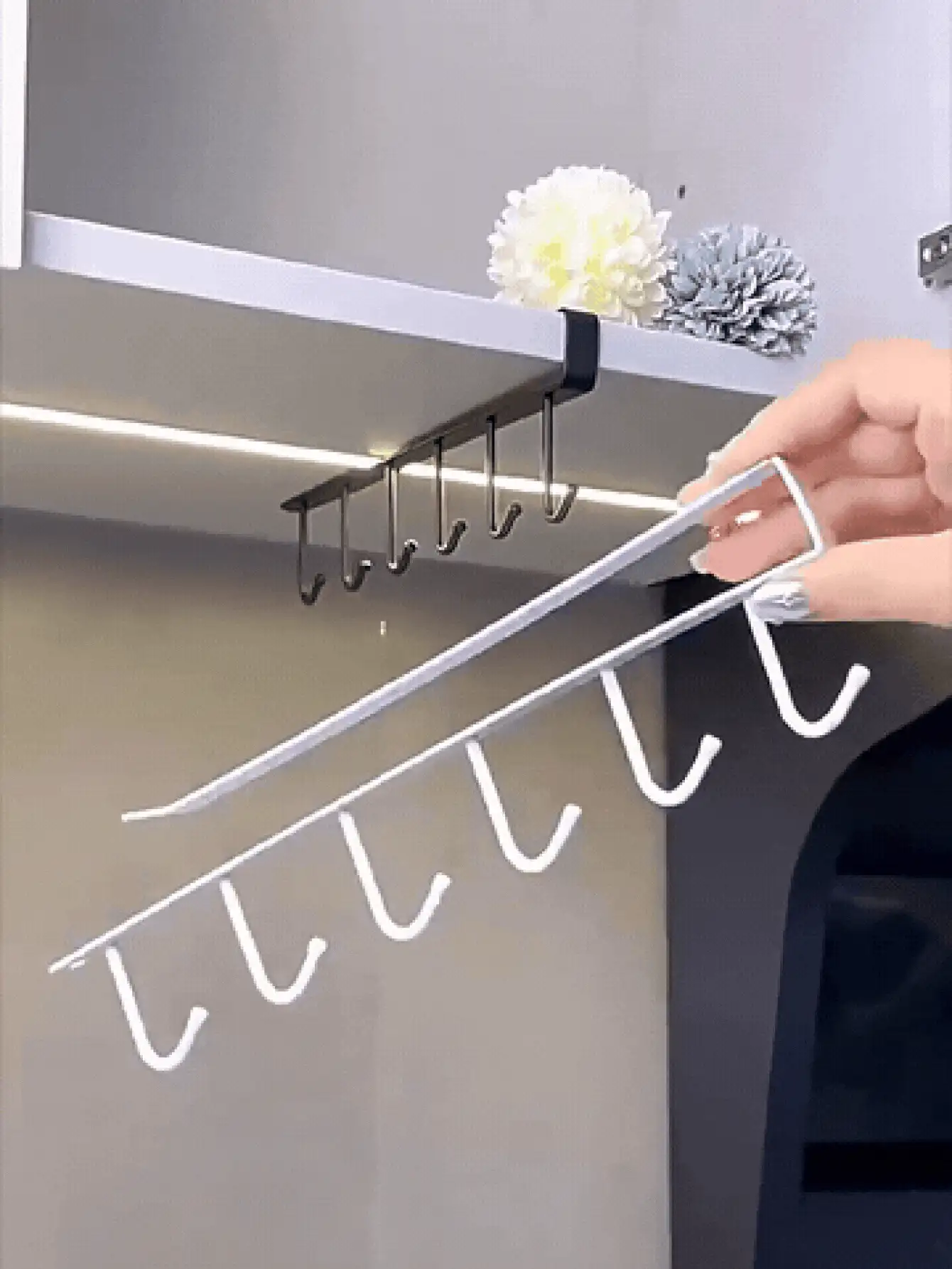 No Drill Wall Mounted Storage Rack With 6 Hooks, Suitable For Storing Coffee Mugs, Hats, Jewelry And Accessories, Great For Organizing Keys, Necklaces, Small Decor Items. Iron Storage Hanging Rack For Bedroom, Cabinet, Dorm, Home Decor, Kitchen , Makeup Room Decor,Room Decor - White - View 3