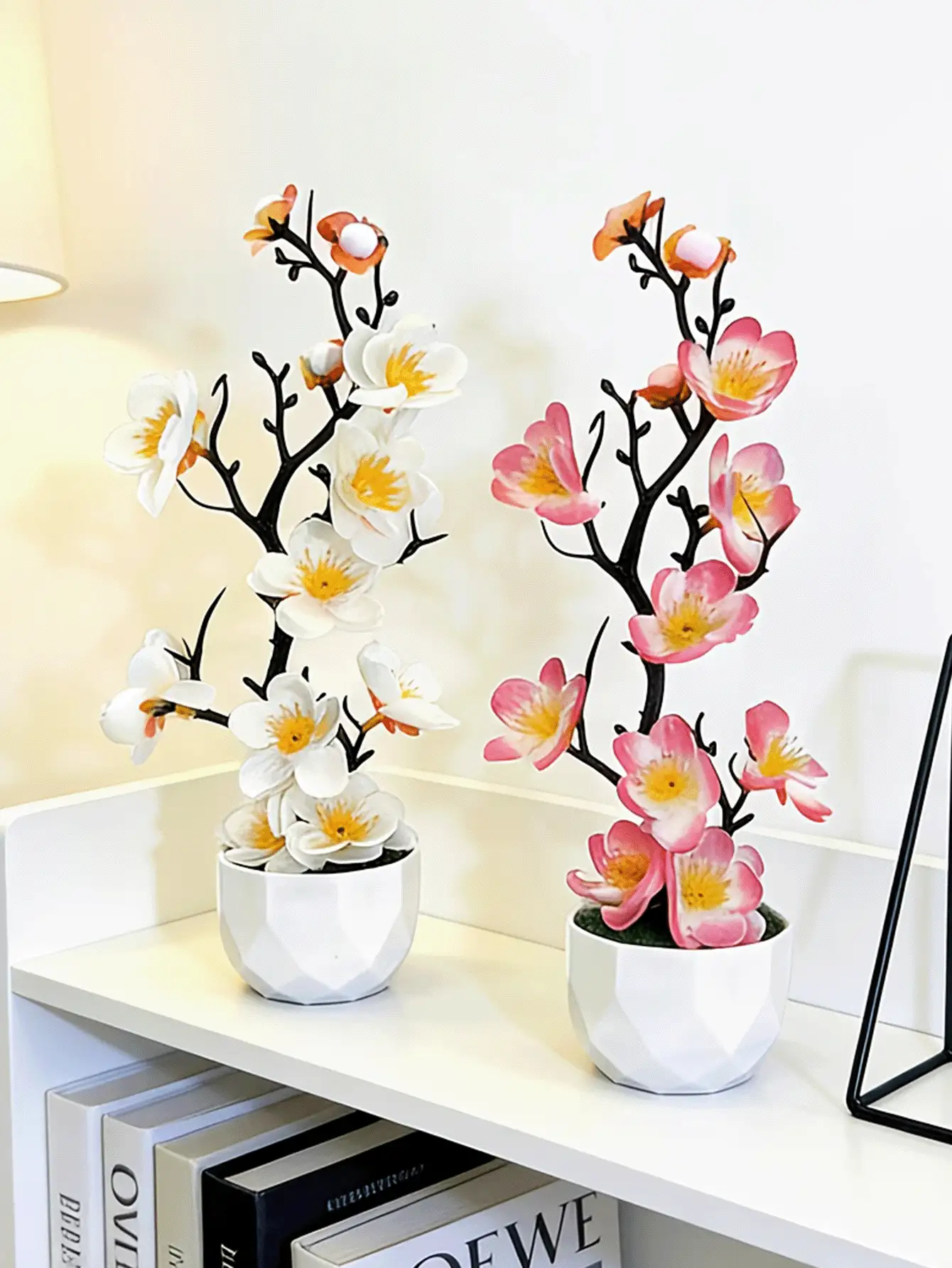 仿真蝴蝶兰，逼真自然，不含花盆，适合室内外摆放，如窗台、阳台、玄关或茶室，可用于婚礼、家居装饰、房间装饰、复活节、卧室、客厅等场合，也可作为花卉装饰，适用于婚礼布置。仿真植物，人造花 - 彩色 - 查看 3