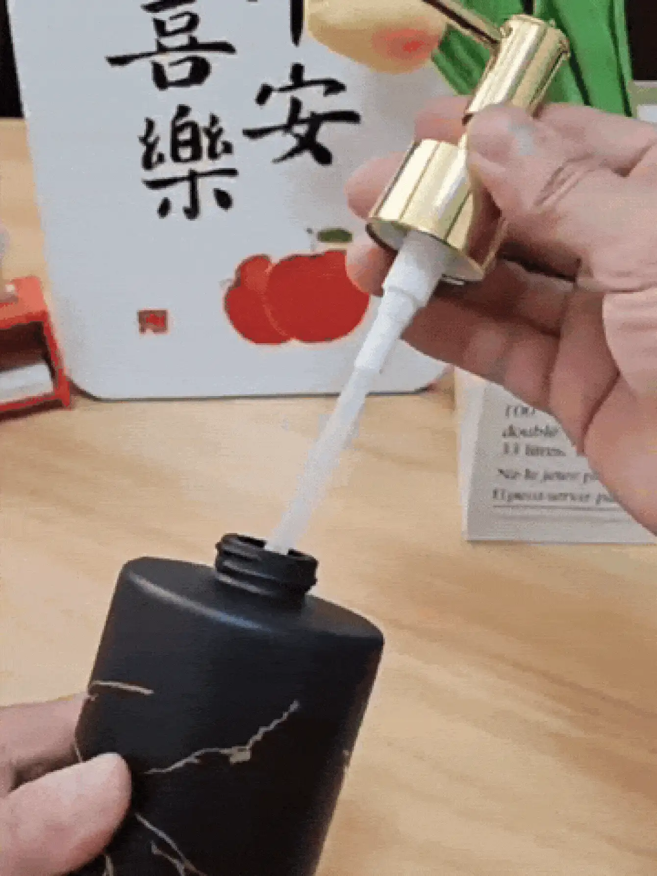 Bình đựng xà phòng lỏng có thể tái sử dụng, thích hợp cho rửa tay, sữa tắm, kem dưỡng da, phòng tắm, nhà bếp, du lịch, khách sạn, nhà hàng, quán cà phê, trang trí, kem dưỡng ẩm, dễ dàng vệ sinh và bảo quản, phụ kiện phòng tắm, quà tặng ngày lễ - Bơm hình trụ + mạ vàng toàn bộ - Xem 3