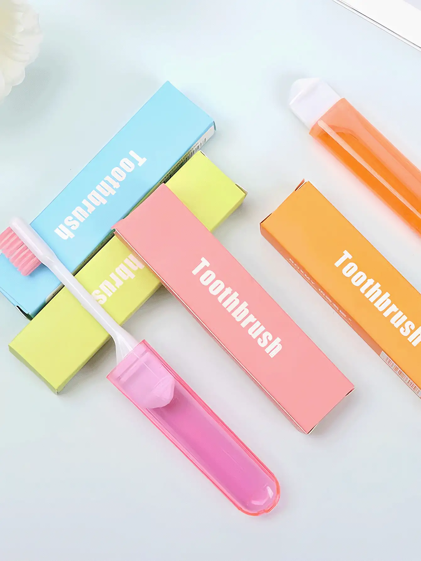可折叠旅行牙刷套装，带收纳盒，中等硬度尼龙刷毛，无异味，男女通用，手动牙刷套装，便携，适合旅行、露营、学校和居家使用，设计紧凑，旅行必备，度假必备，含牙刷架和牙刷套。 - 彩色 - 查看 3
