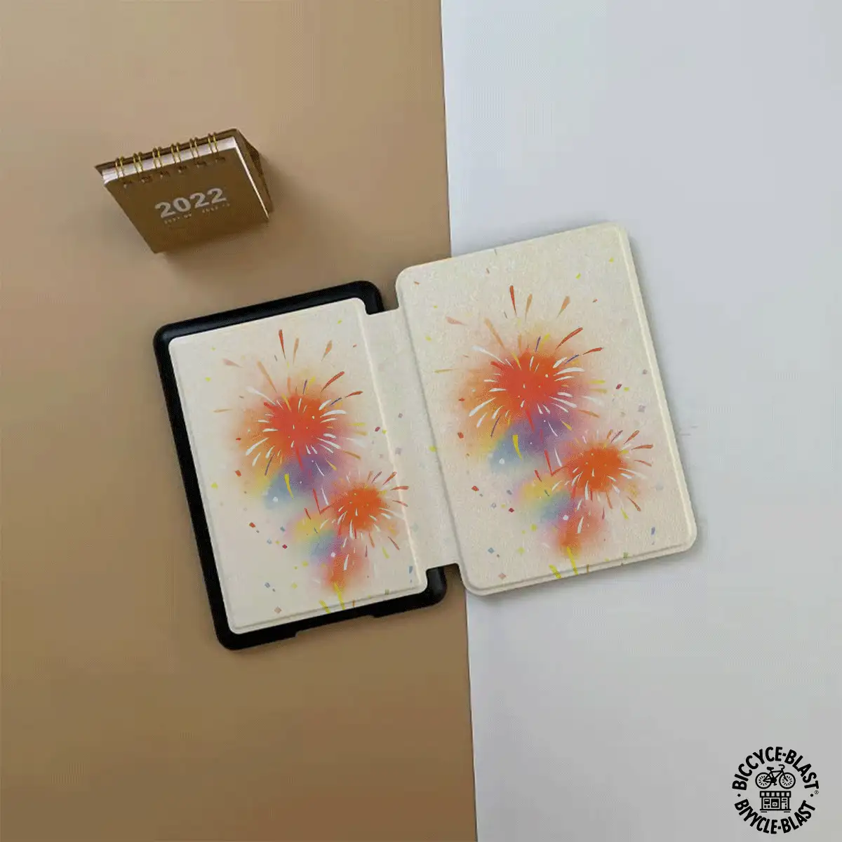 高级通用烟花图案电子阅读器保护套：纤薄轻巧，防摔耐用，便于携带，采用全方位防摔设计。兼容 Kindle Paperwhite 第十代（2018 年款）、Kindle Paperwhite 第十一代（2021 年款）、Kindle Paperwhite 第十二代（2024 年款）和 Kindle 第十代（2019 年款）。 - 彩色 - 查看 2