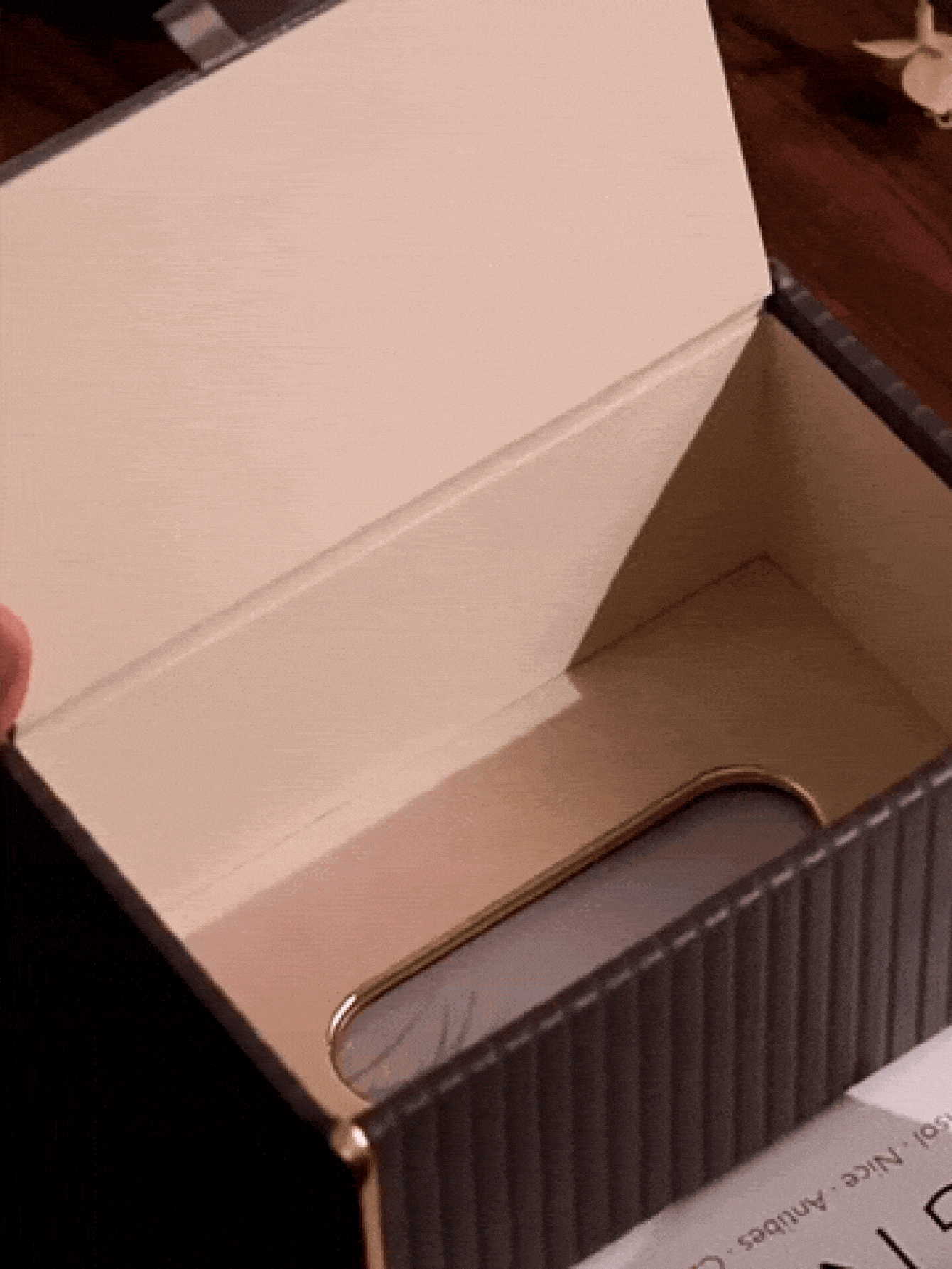 Multifunctional Desktop Tissue Box, PU Leather Striped Tissue Dispenser, Nordic Luxury Hotel Style Gold Edge Tissue Box, Desktop Tissue Storage Box, Tissue Holder, Compact Desktop Decor For Living Room, Dining Room And Kitchen, Home Decor And Organization, Apartment Essentials - Multicolor - View 2